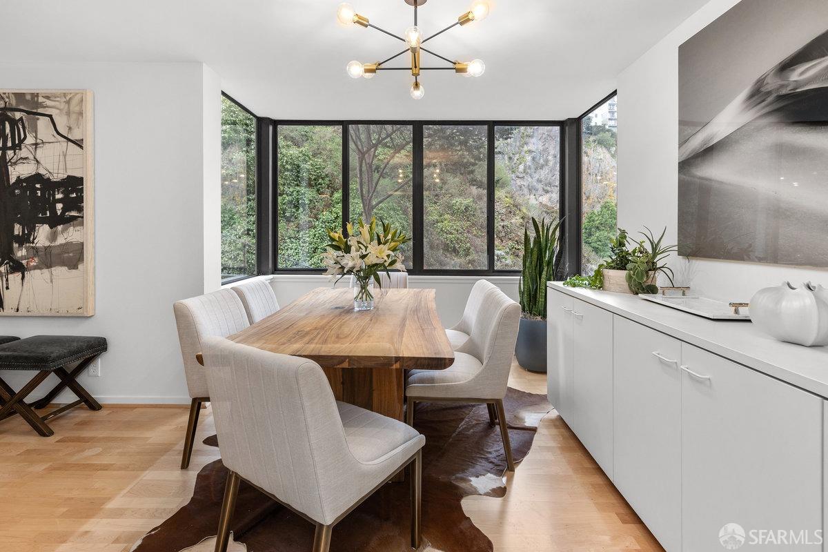 101 Lombard # 215W