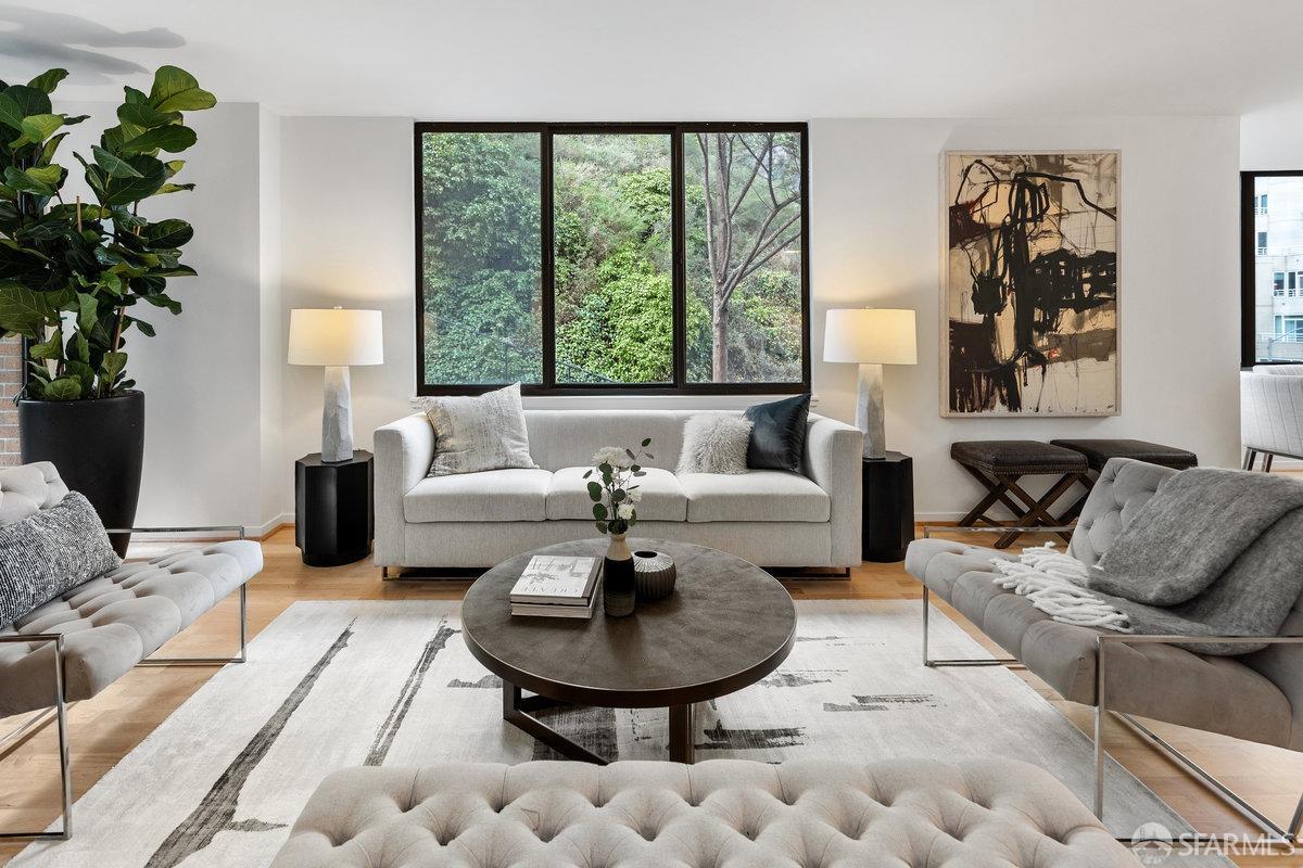 101 Lombard # 215W