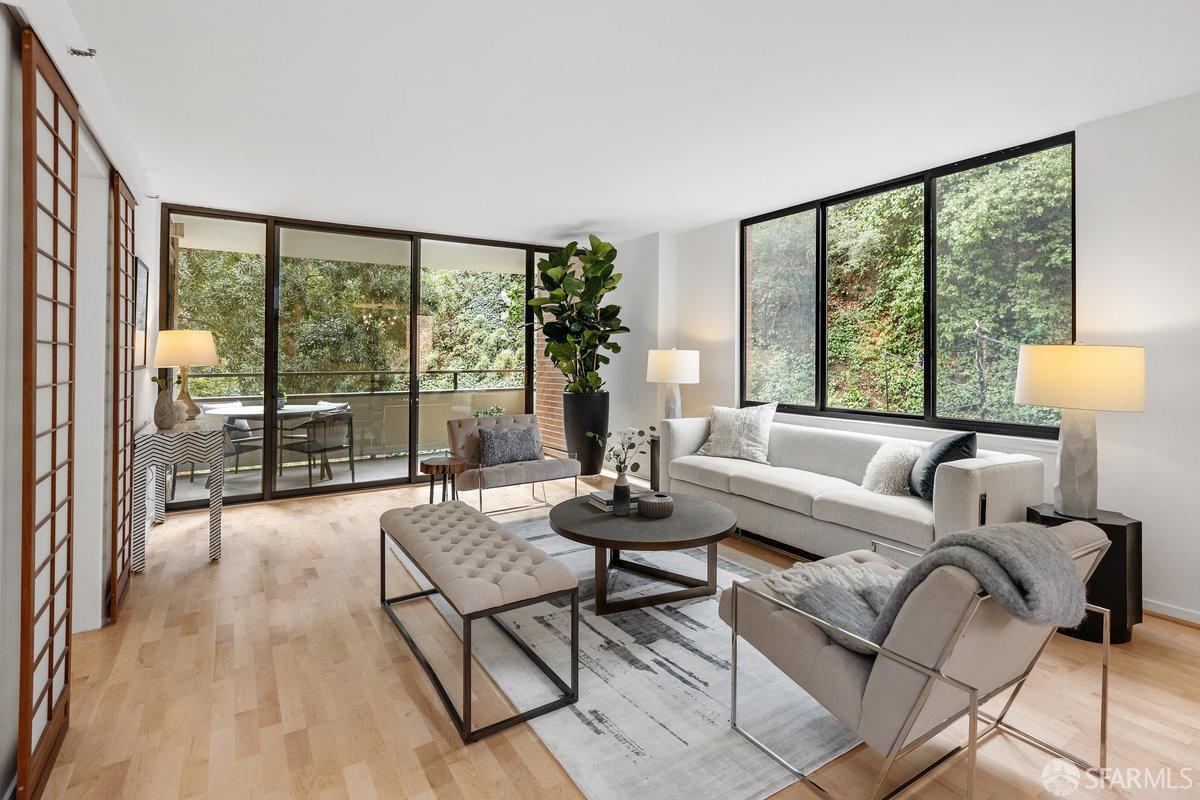 101 Lombard # 215W
