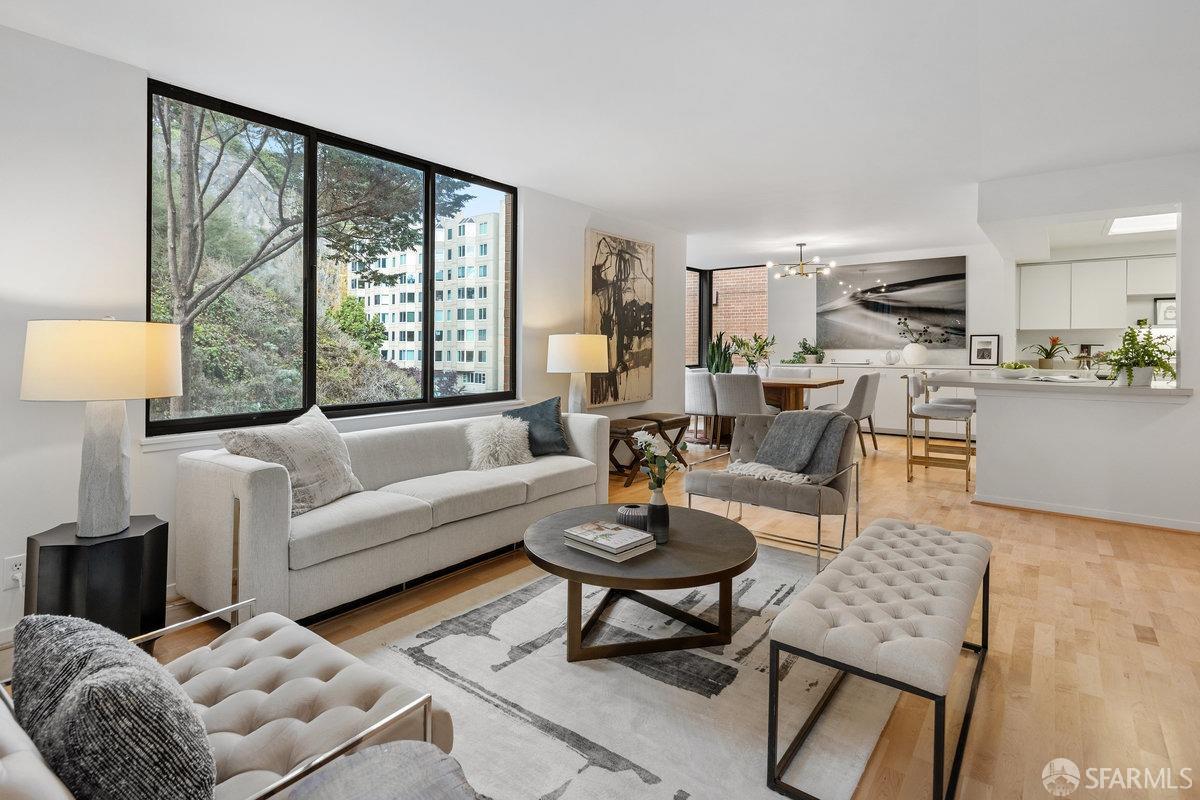 101 Lombard # 215W
