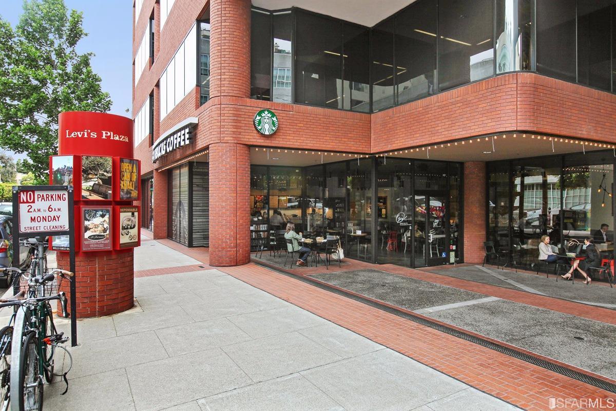 101 Lombard # 215W