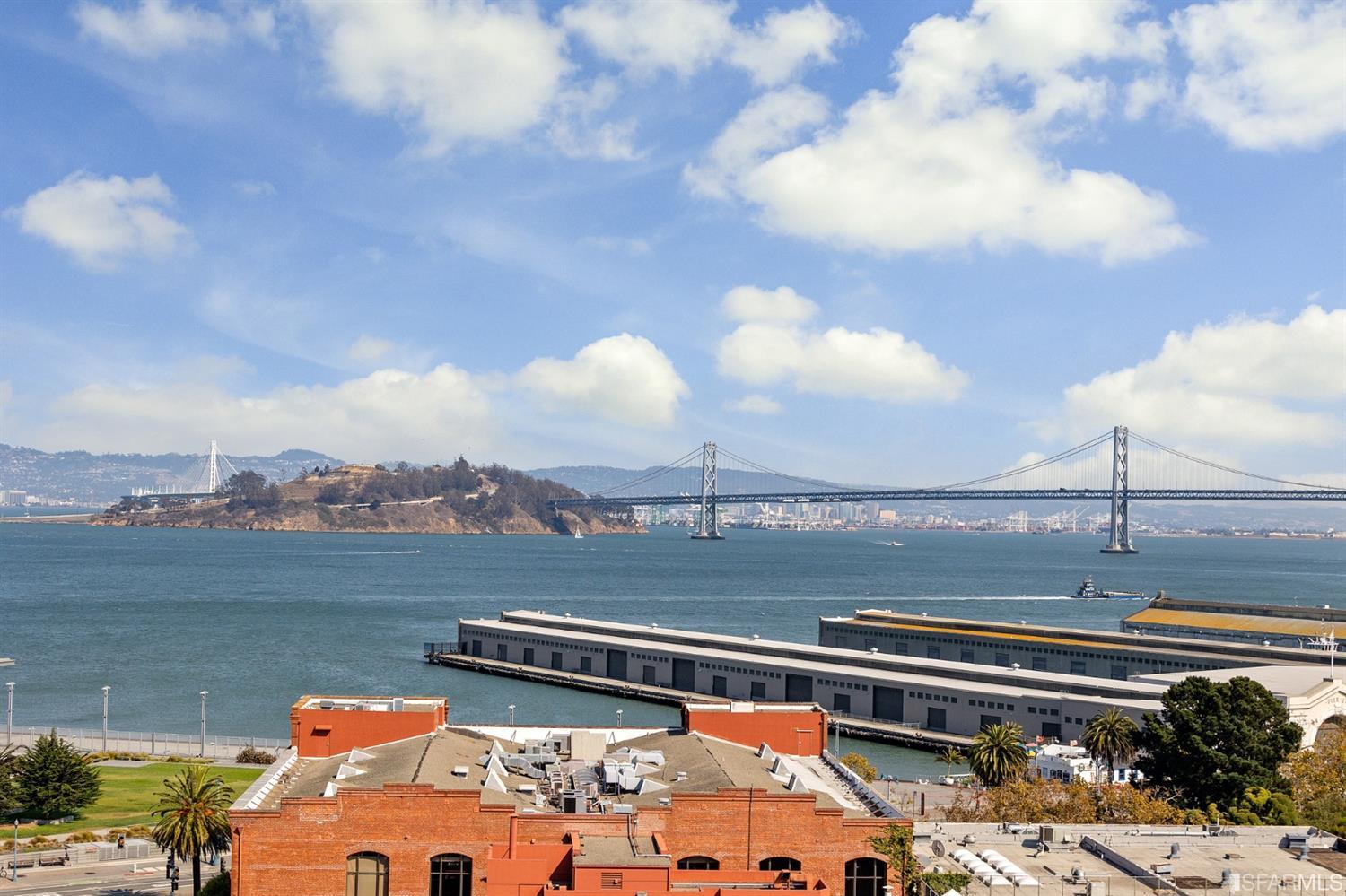 101 Lombard # 215W