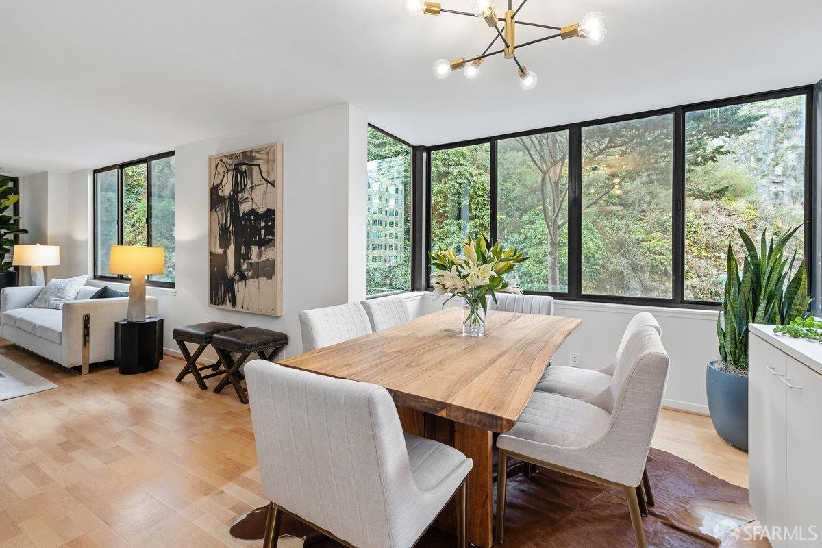 101 Lombard # 215W
