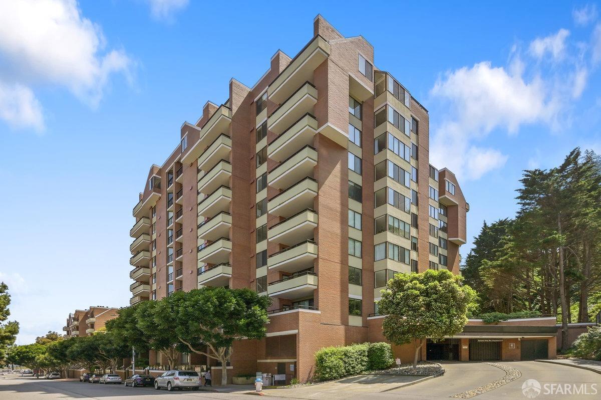 101 Lombard # 215W