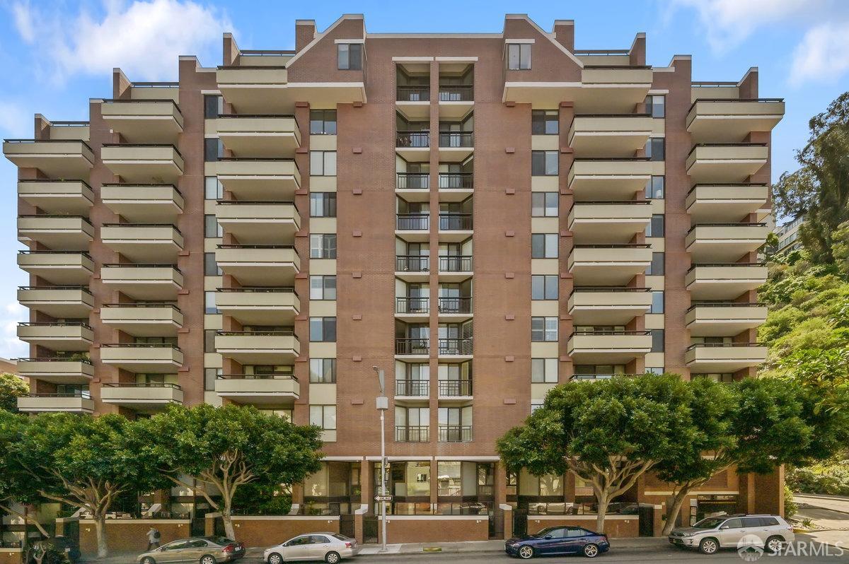101 Lombard # 215W