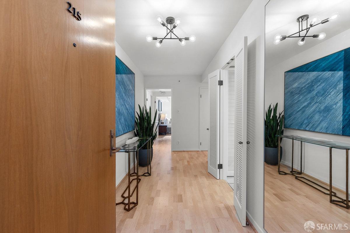 101 Lombard # 215W