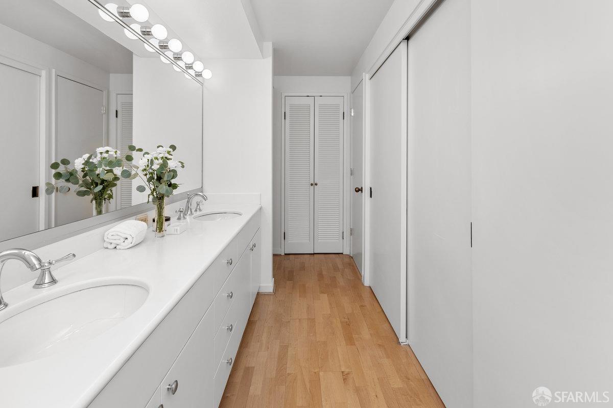 101 Lombard # 215W