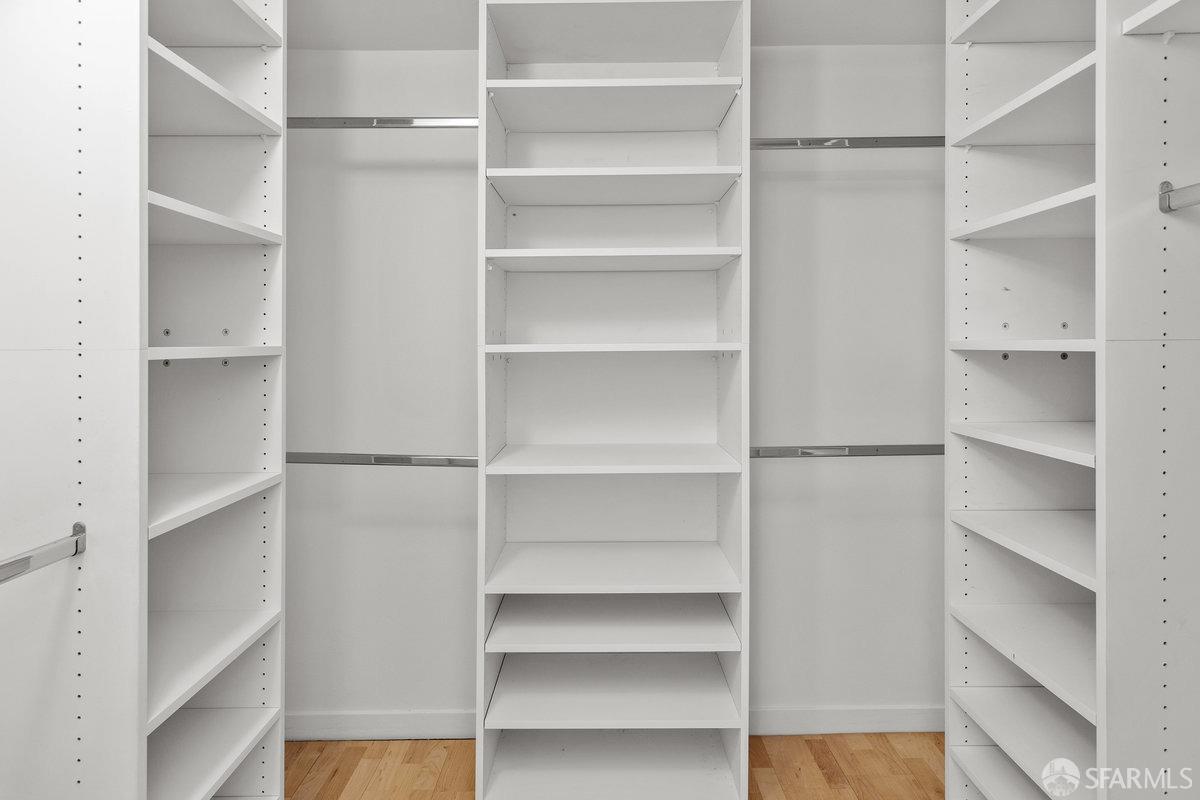 101 Lombard # 215W