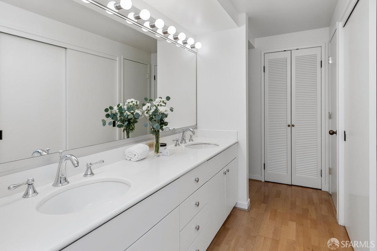 101 Lombard # 215W