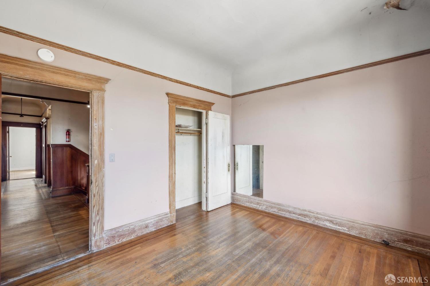 1358 South Van Ness Avenue