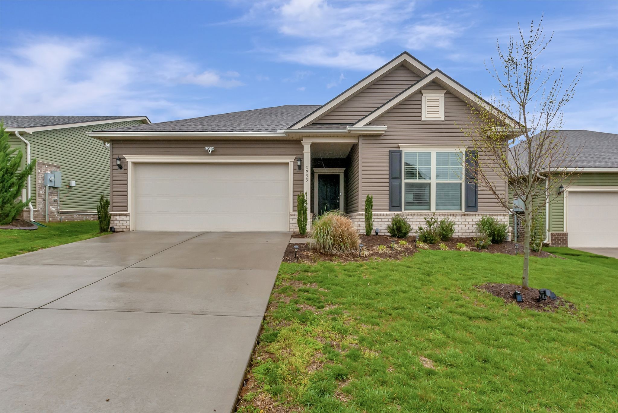 2933 Hen Brook Dr