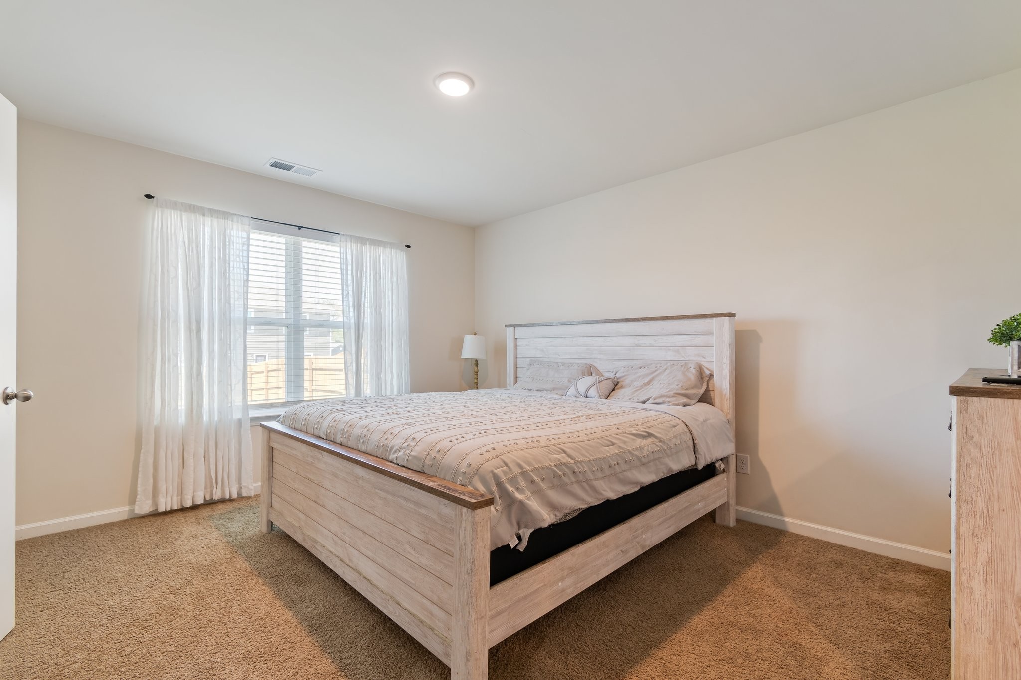 2814 Buzz St