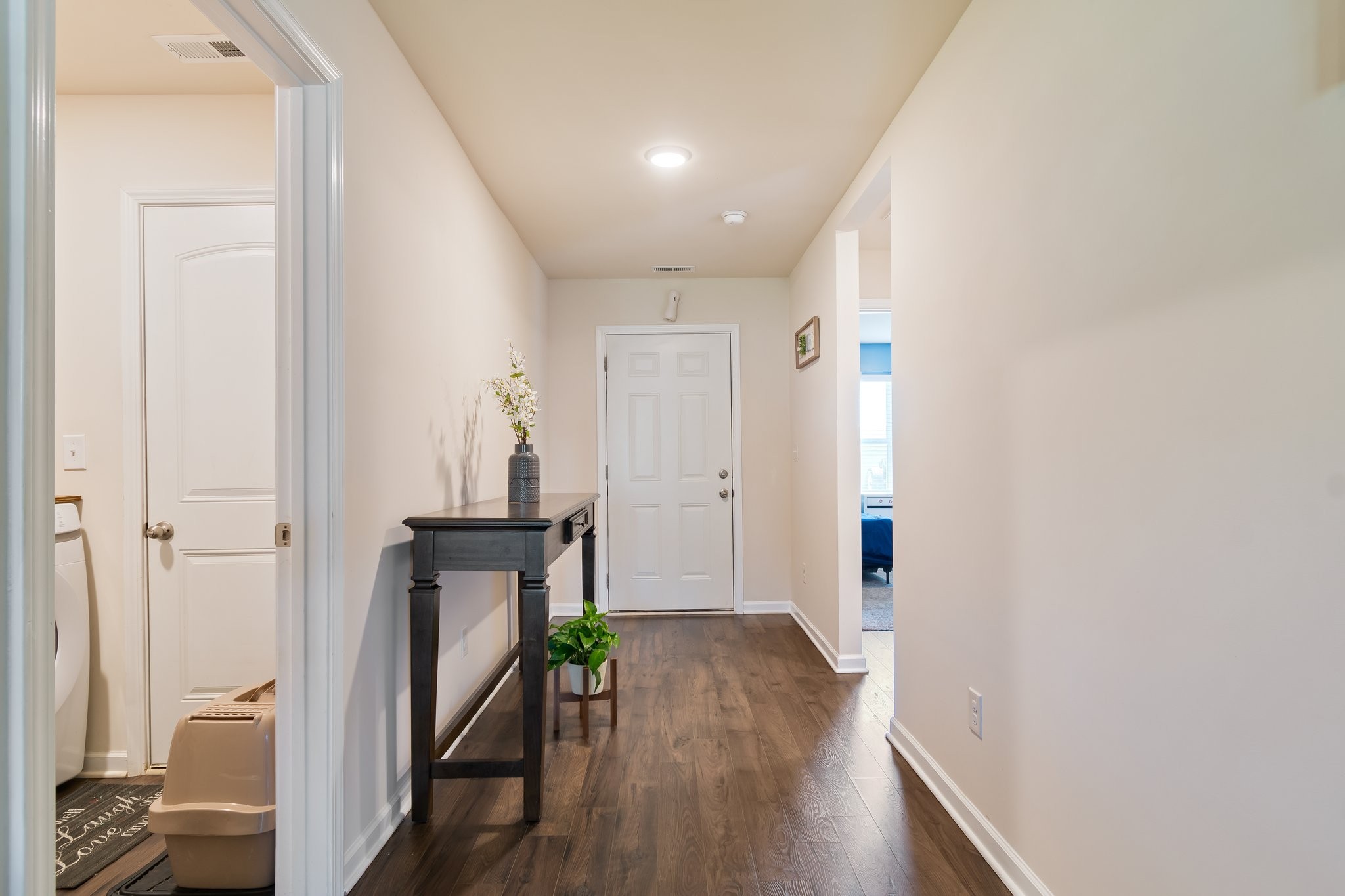 2814 Buzz St