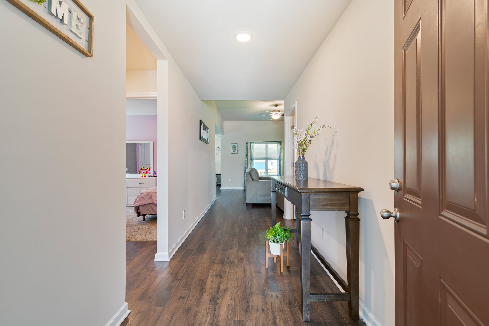 2814 Buzz St
