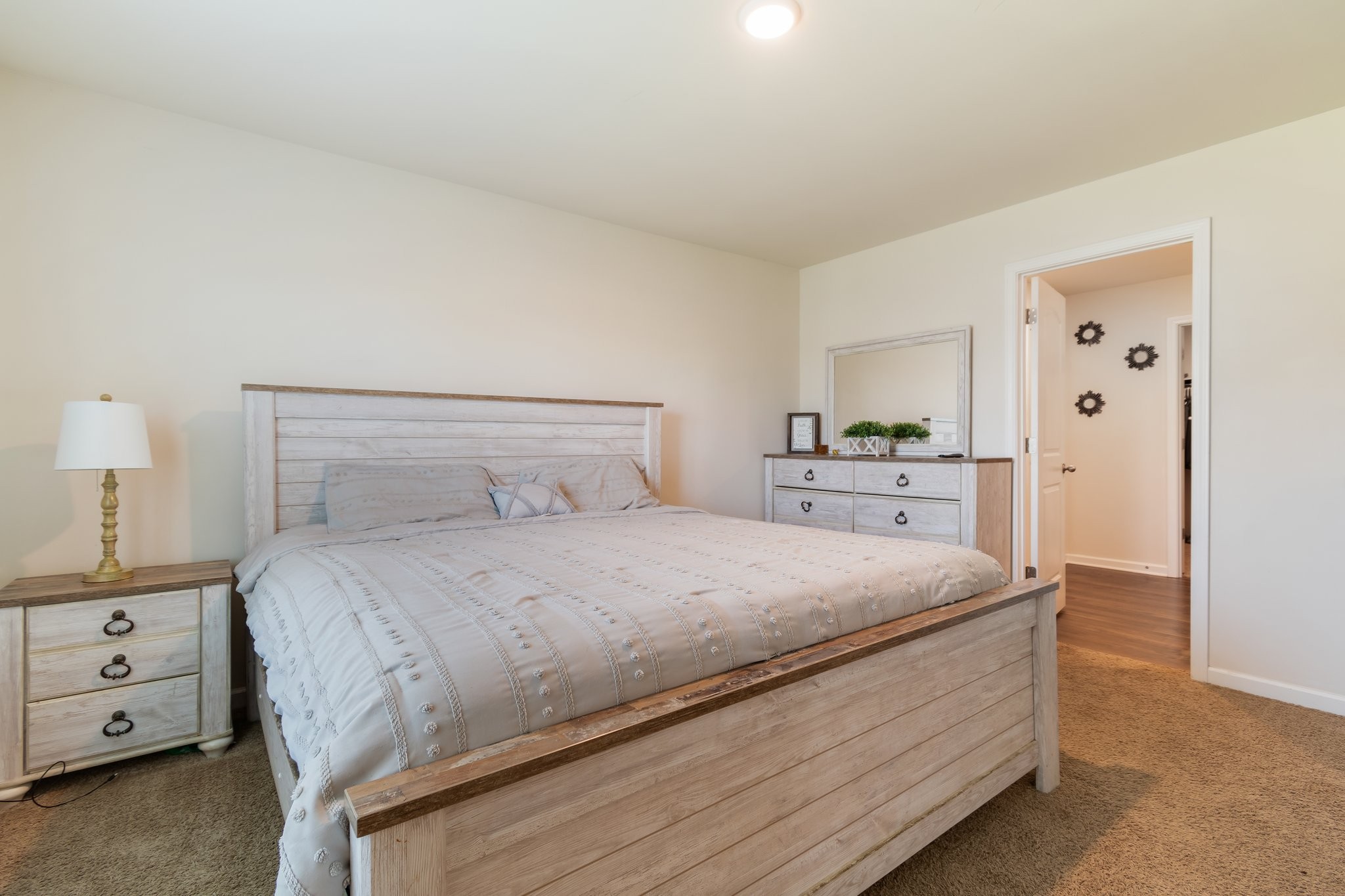2814 Buzz St