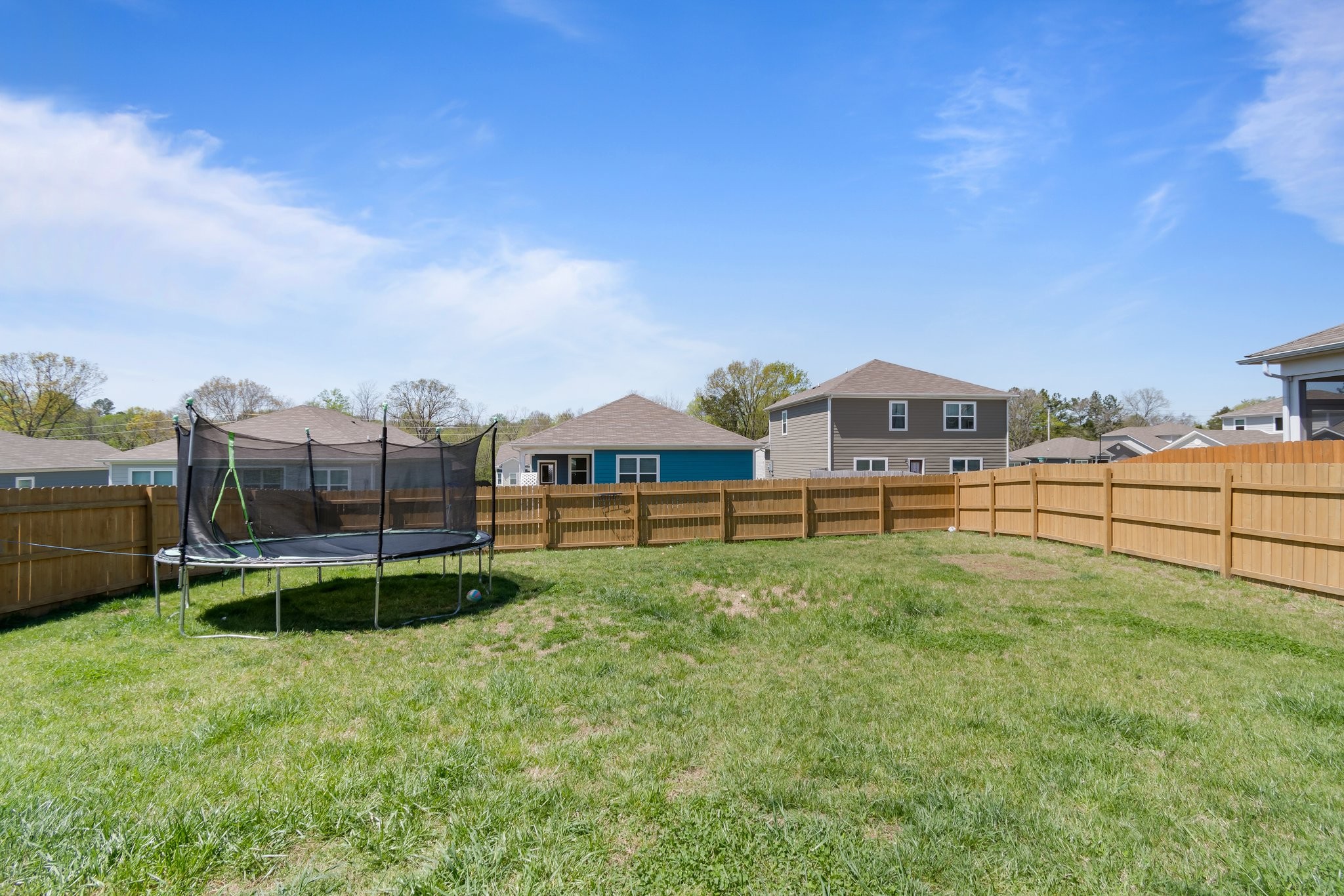 2814 Buzz St