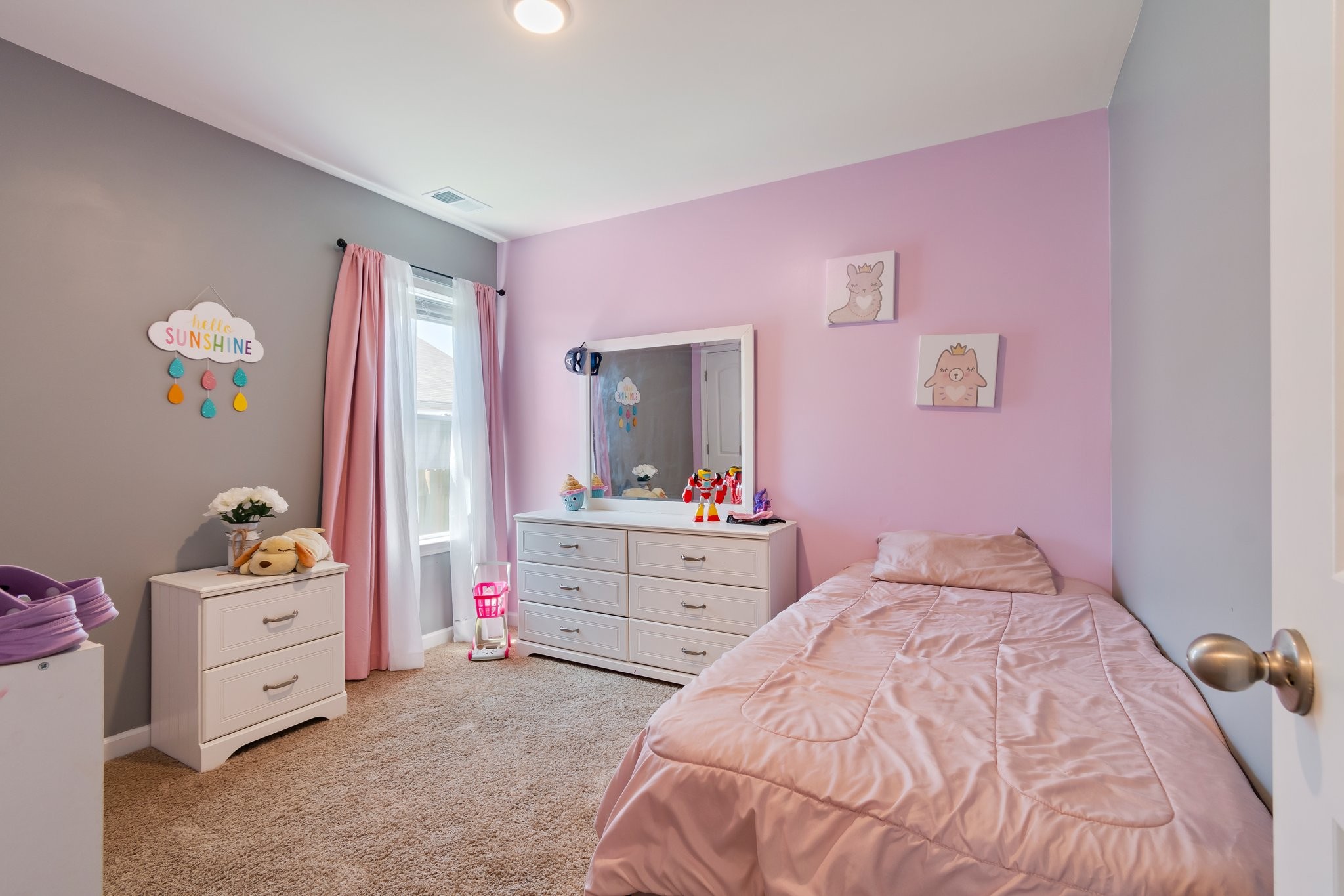 2814 Buzz St