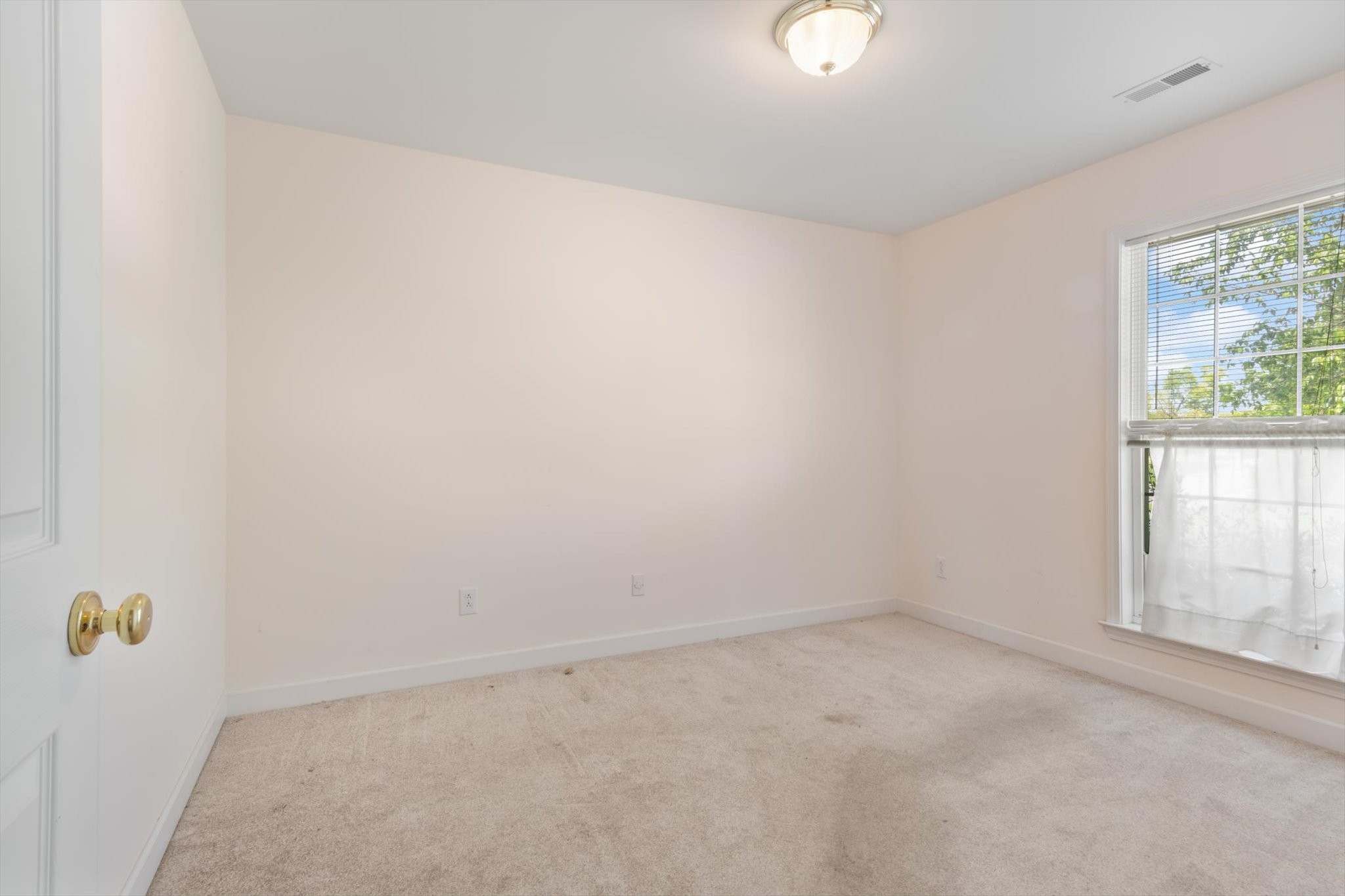 1132 McDonough Cir