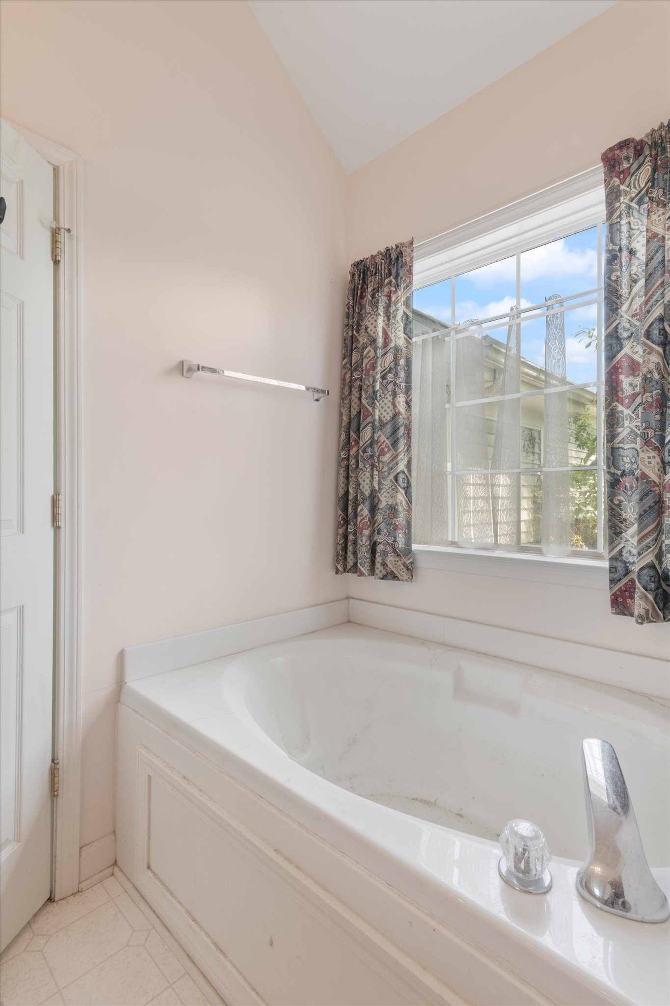 1132 McDonough Cir