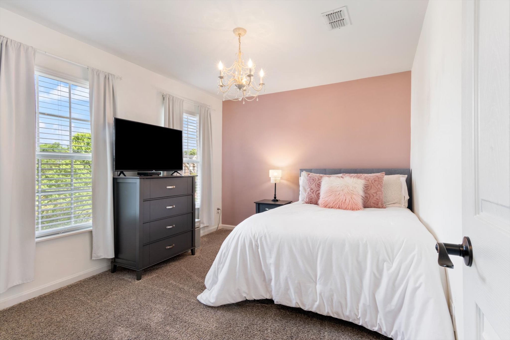 1017 Tanyard Springs Dr