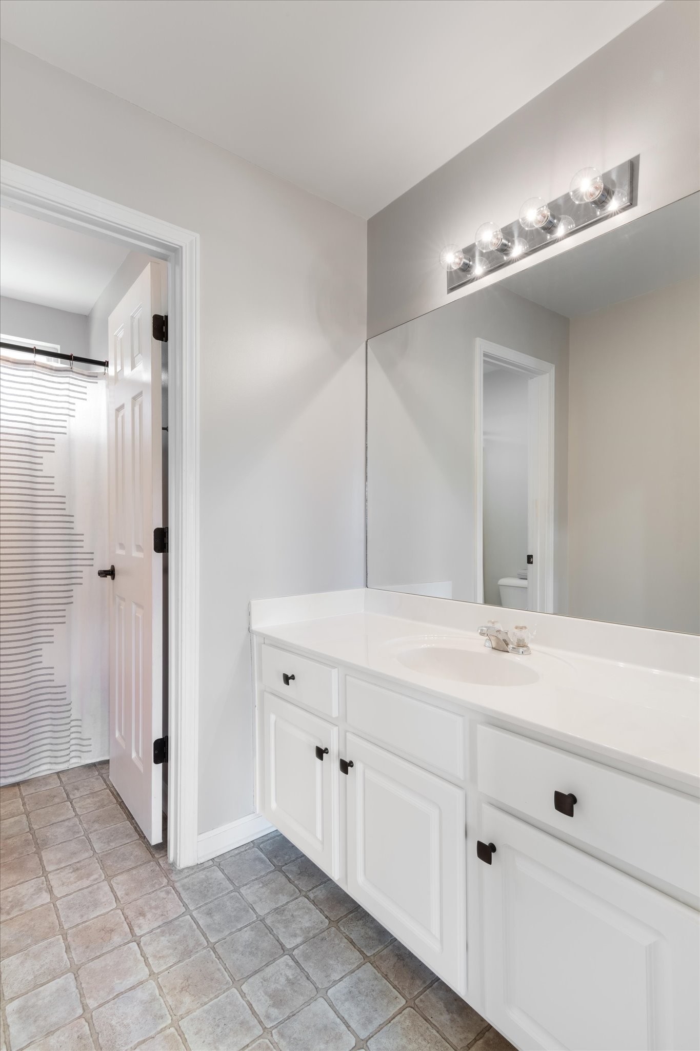 1017 Tanyard Springs Dr