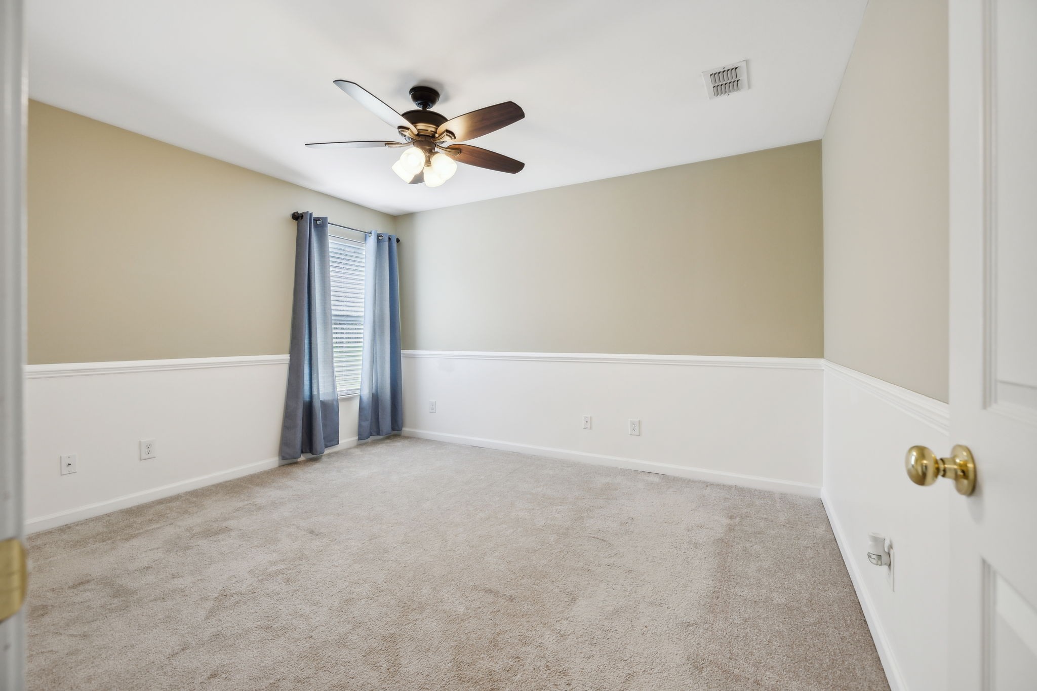 1021 Tanyard Springs Dr