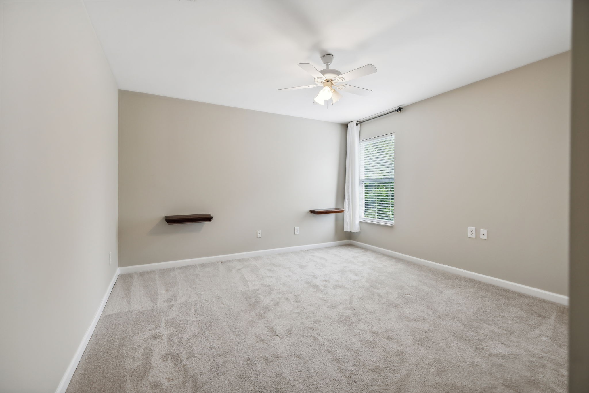 1021 Tanyard Springs Dr