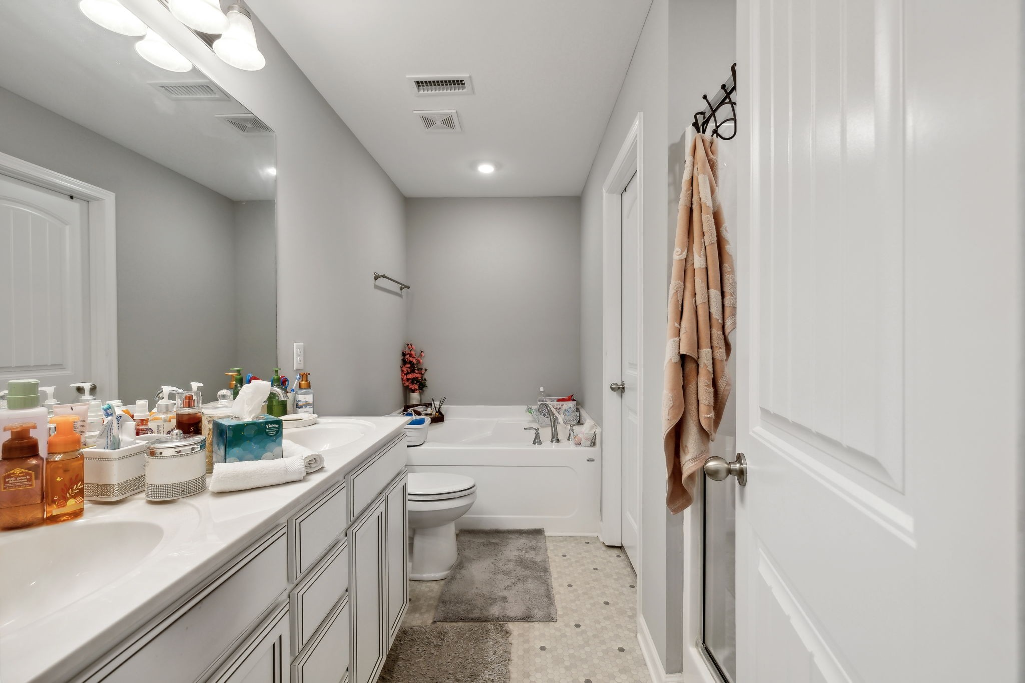 3506 Donerail Cir