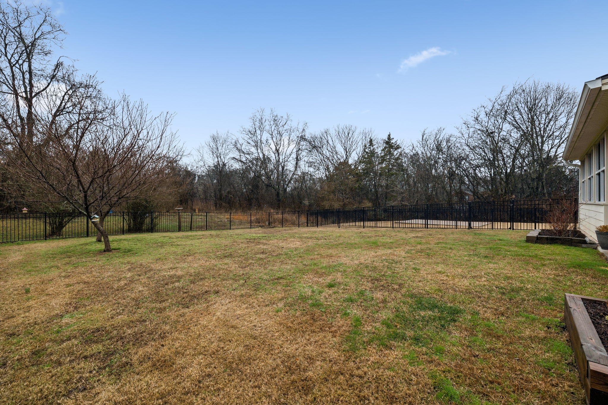 1006 Harmony Ln