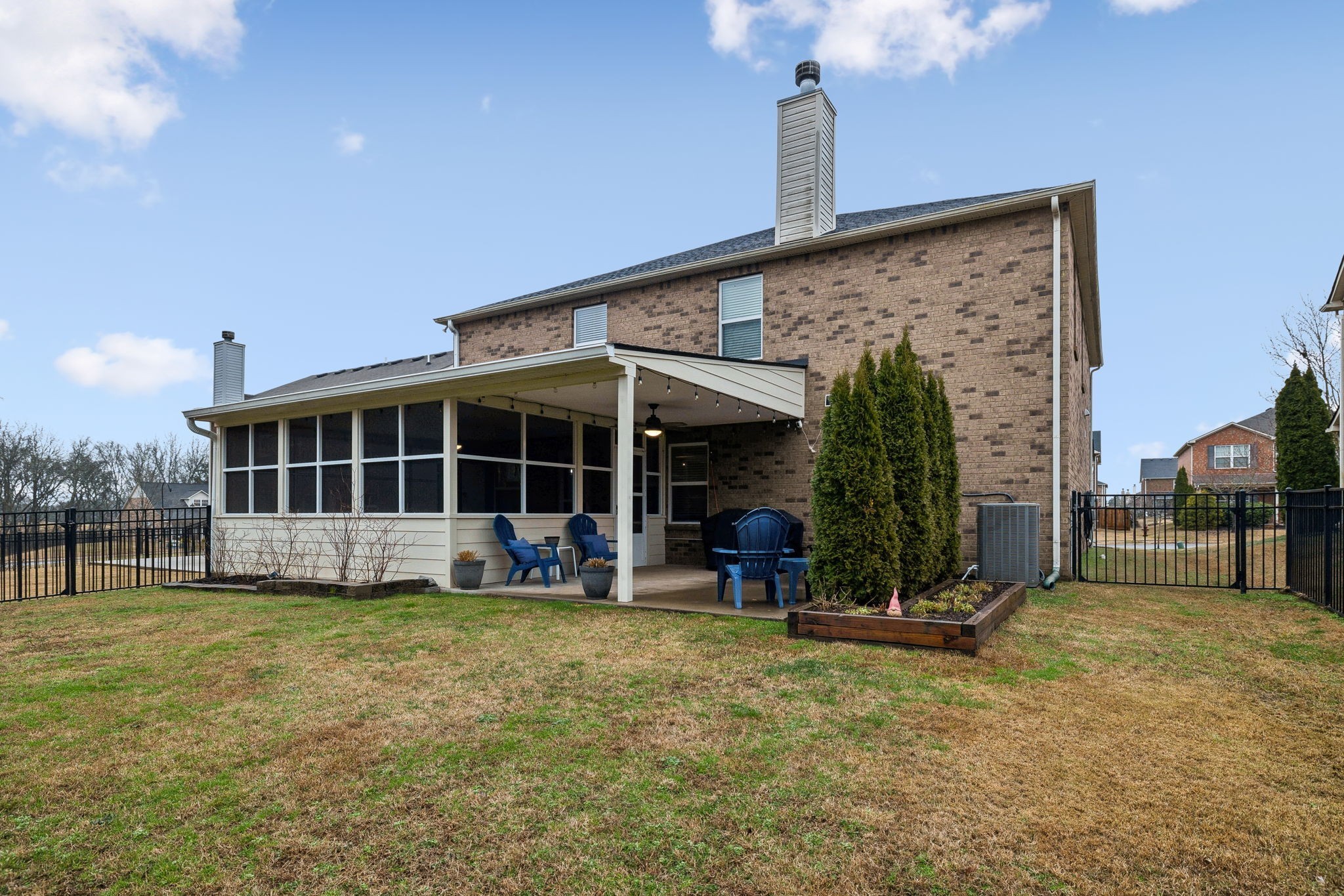 1006 Harmony Ln