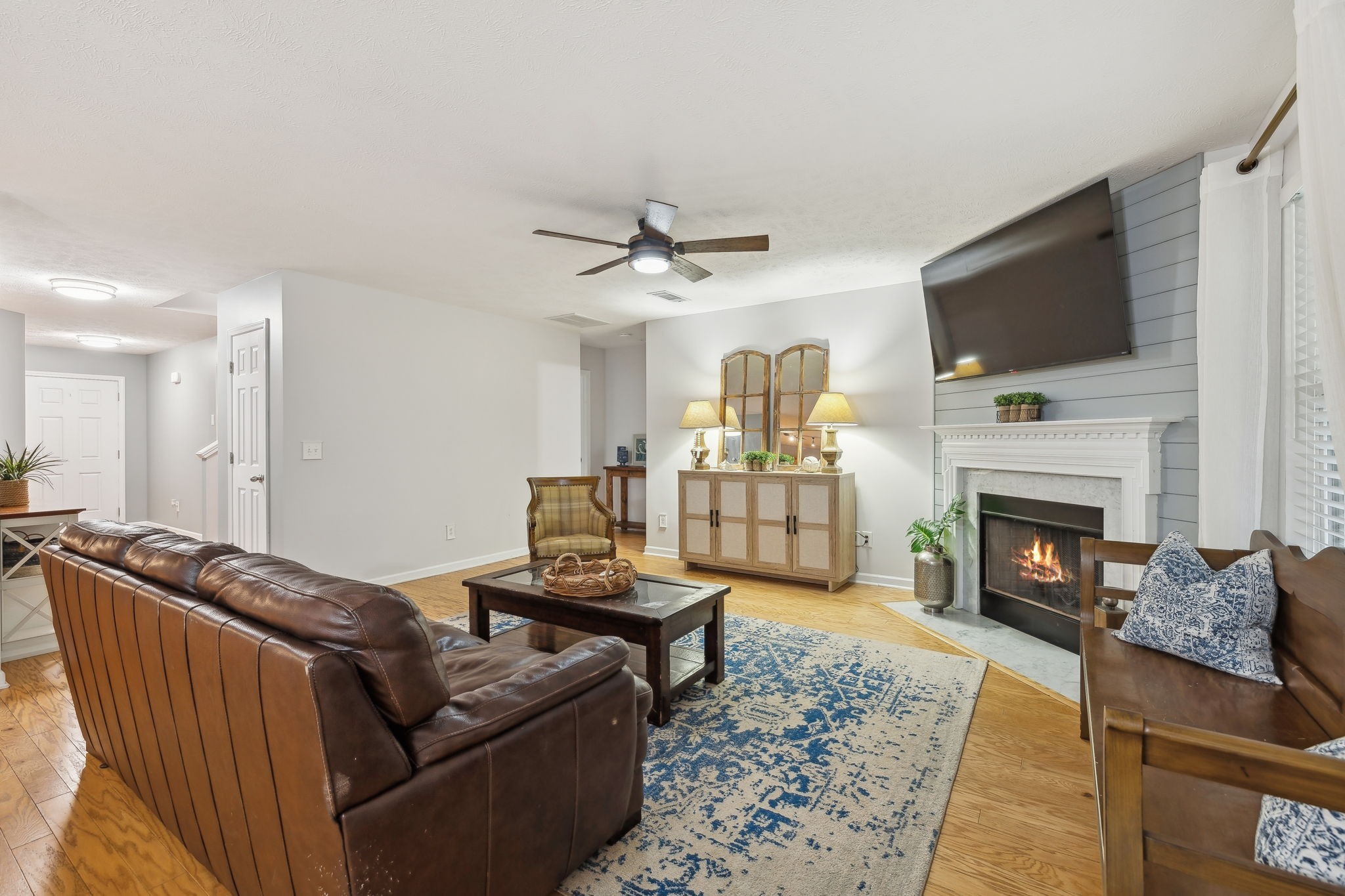 1006 Harmony Ln