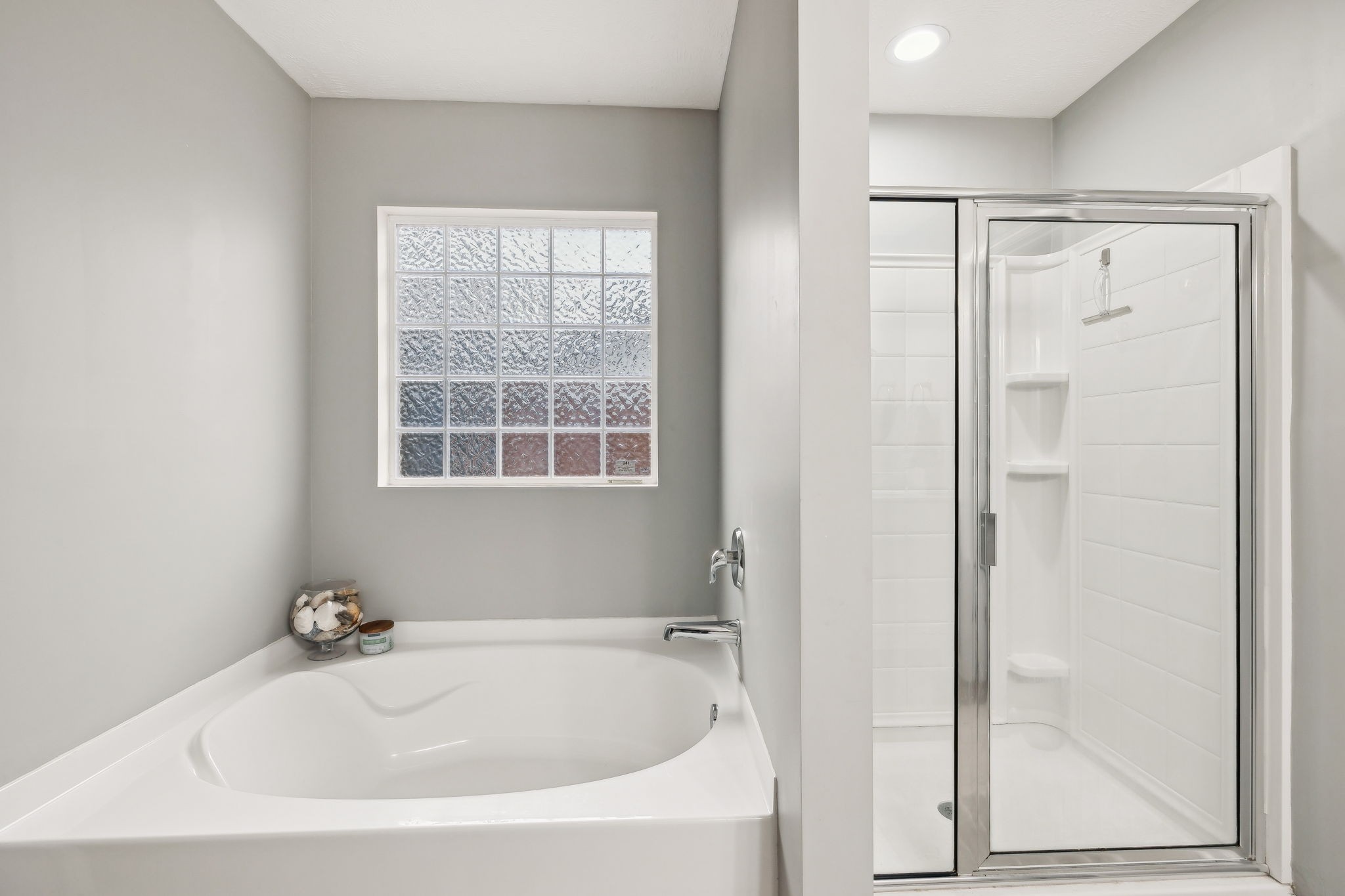 1006 Harmony Ln