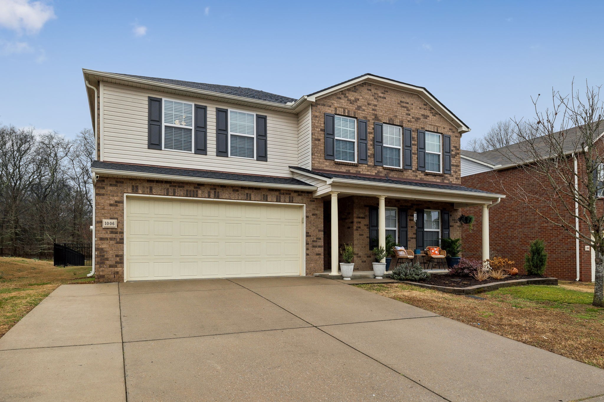 1006 Harmony Ln