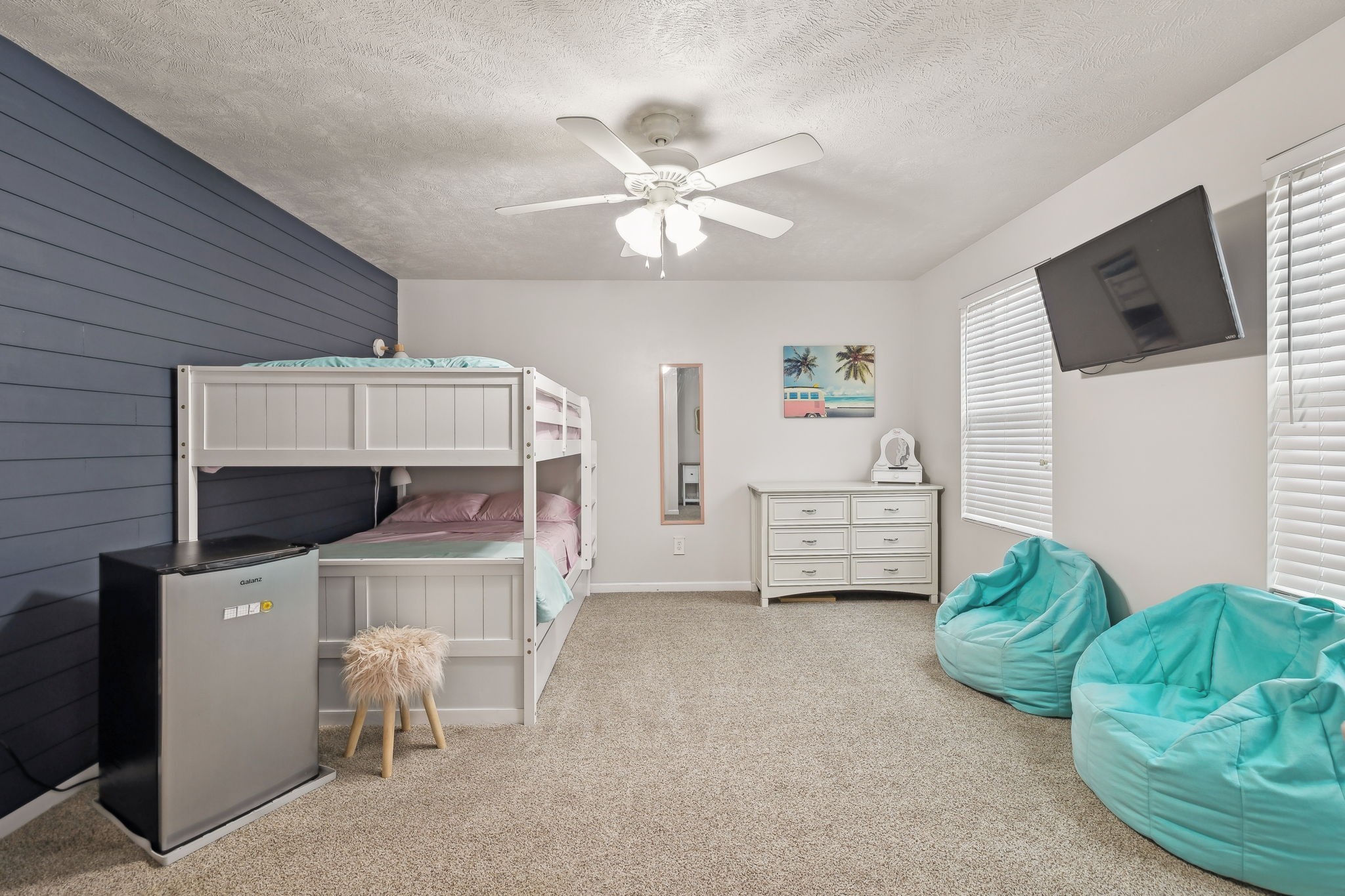 1006 Harmony Ln