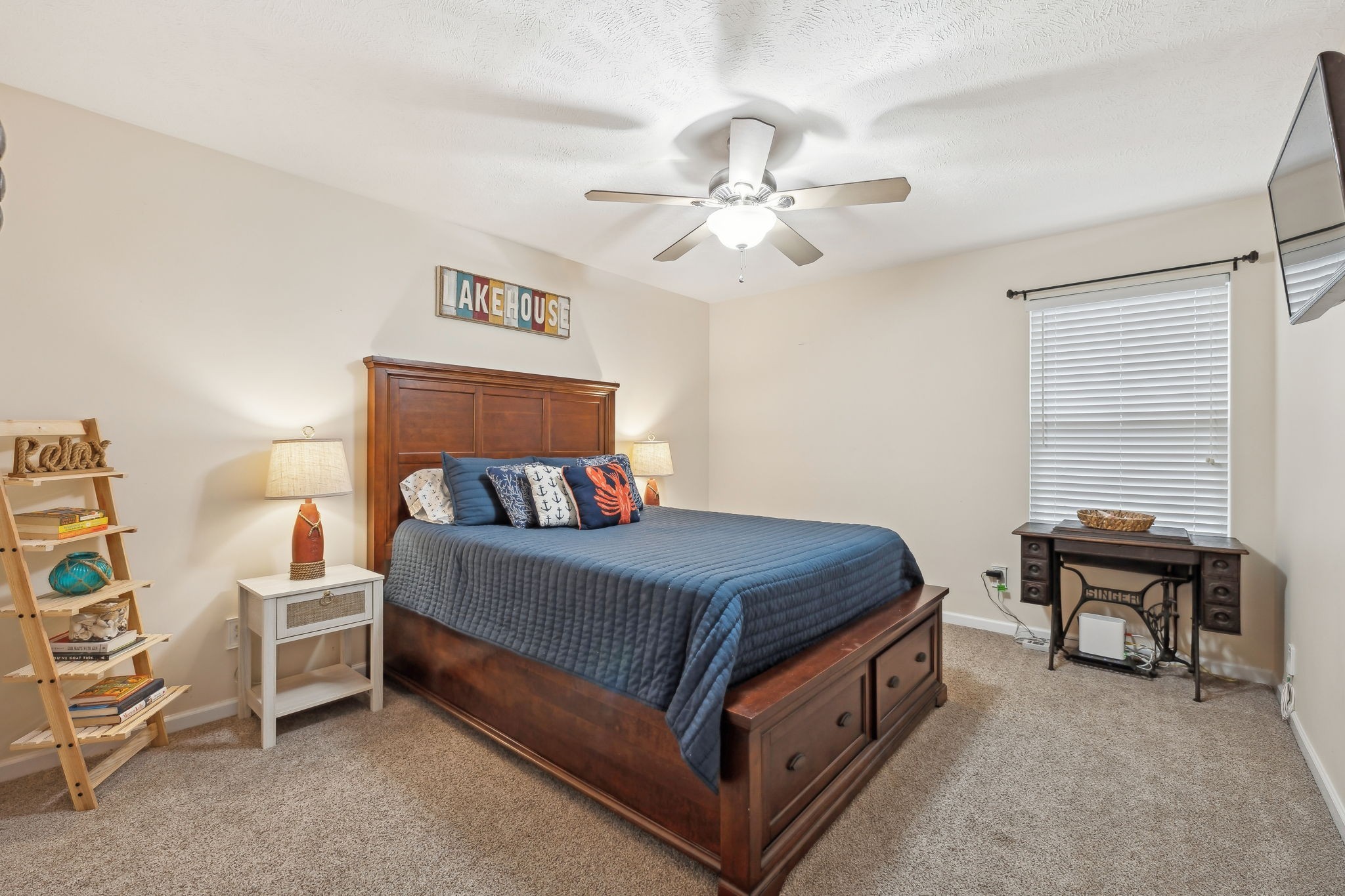 1006 Harmony Ln