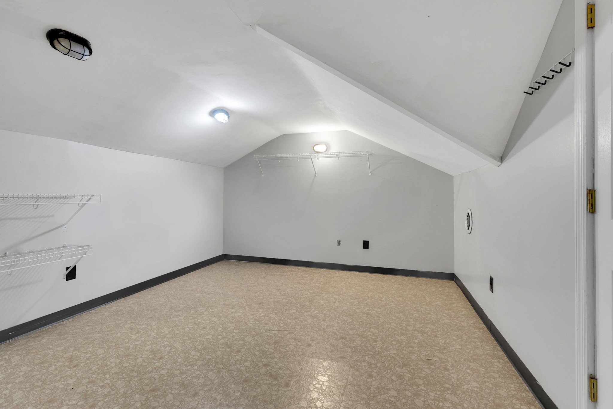 2720 Tallow Trce