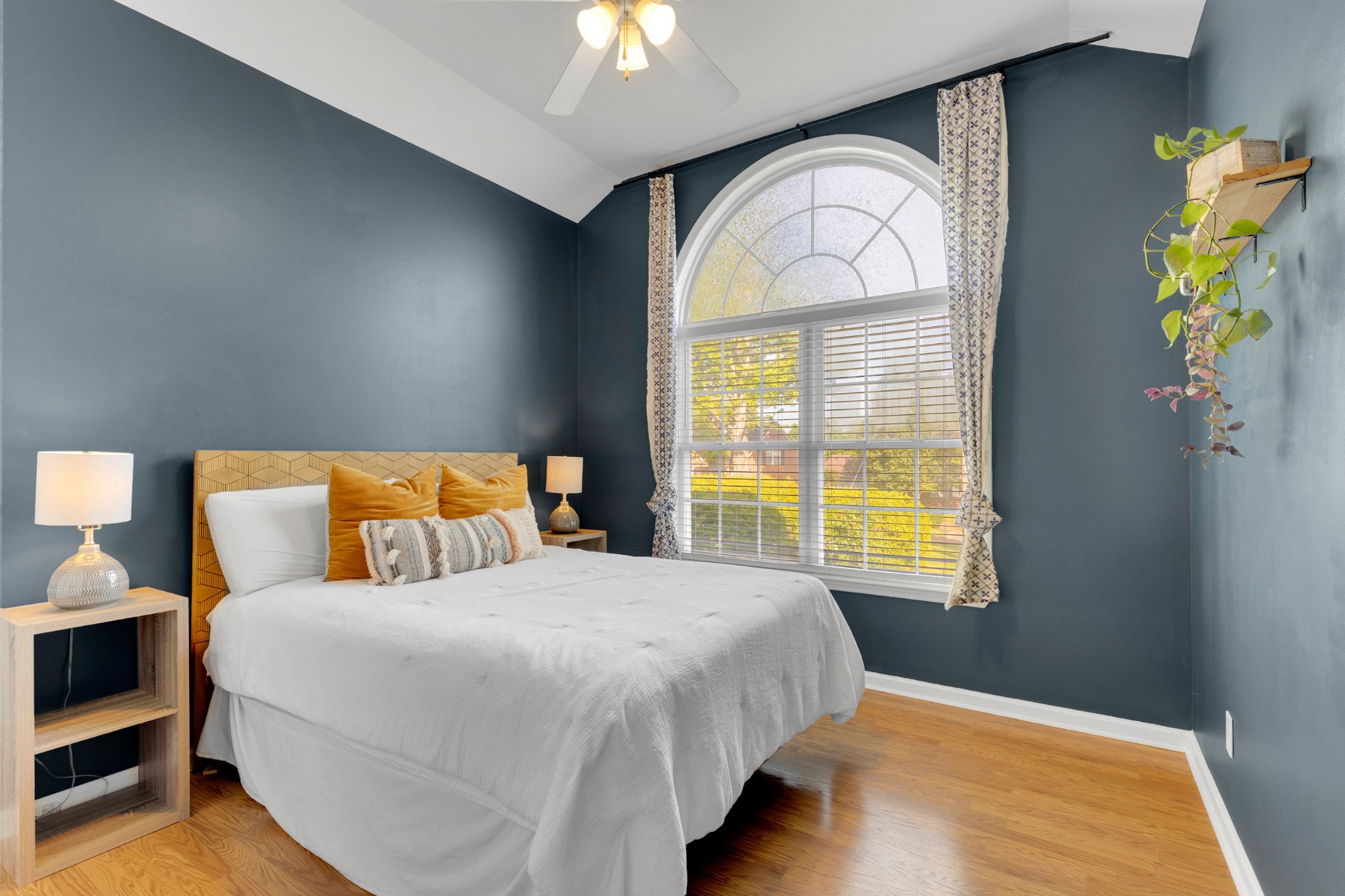 2720 Tallow Trce