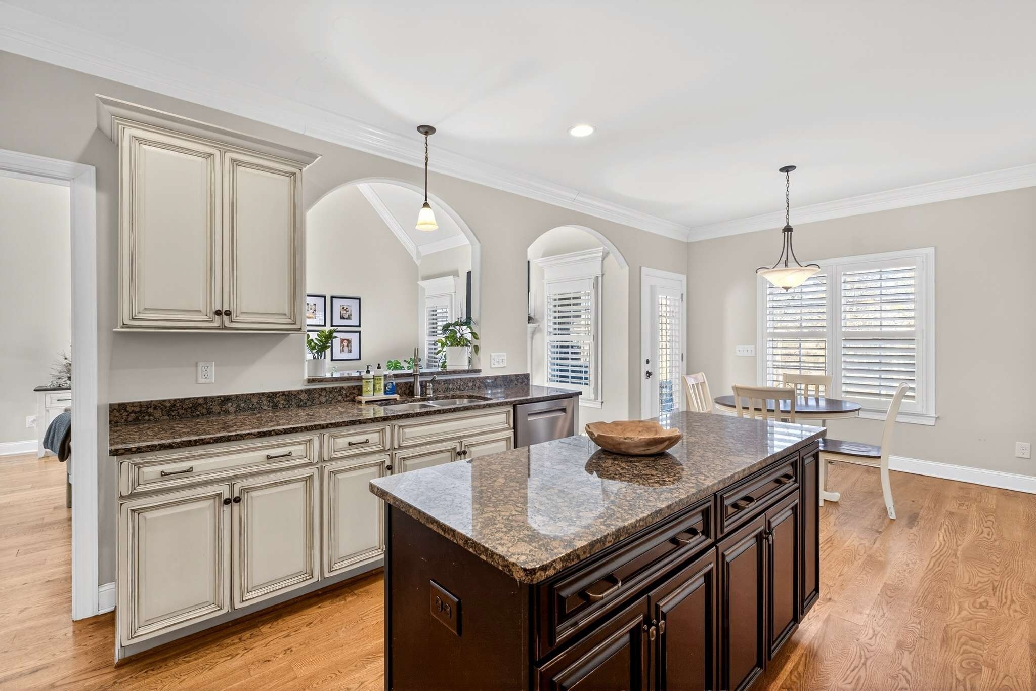1007 Nealcrest Cir