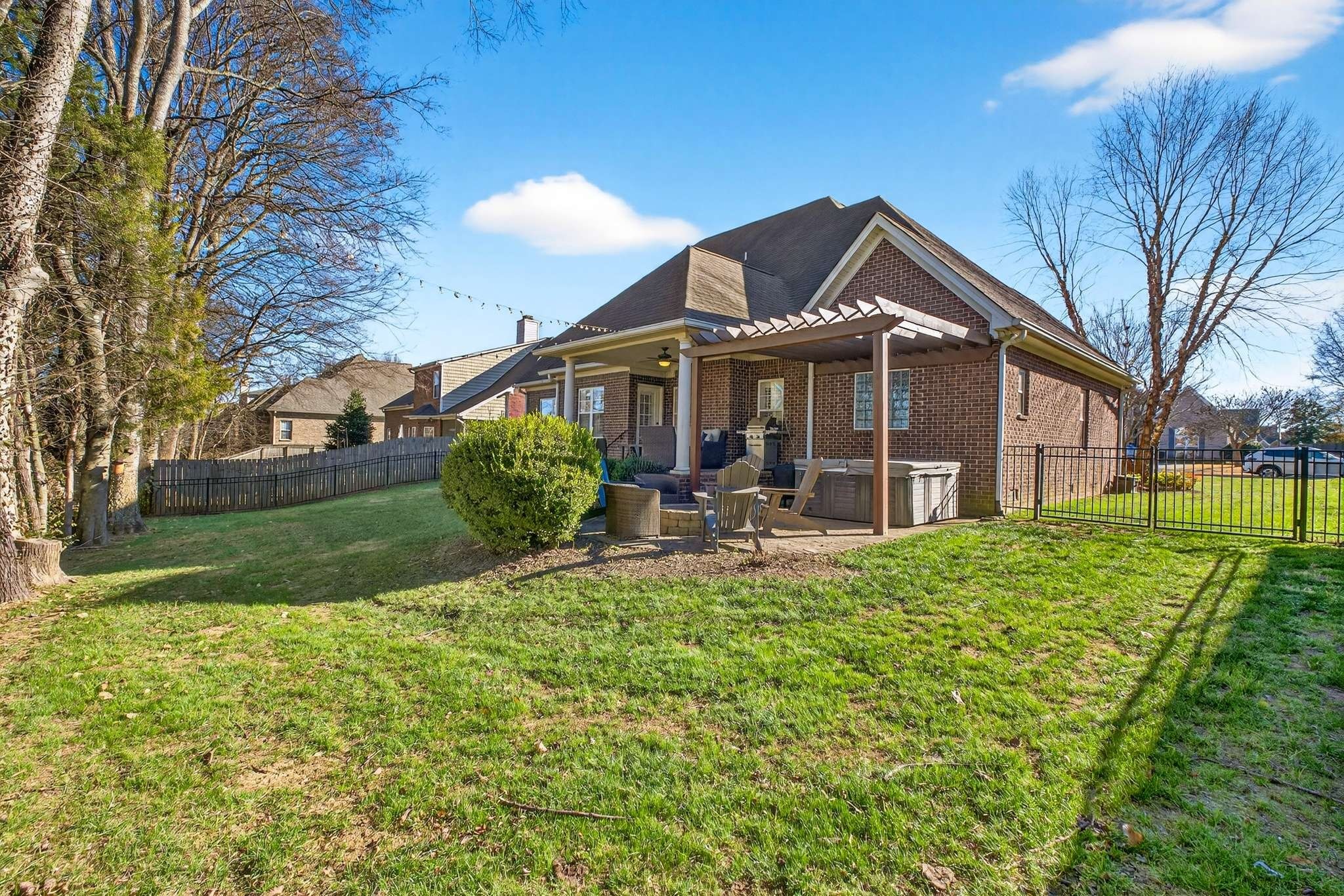 1007 Nealcrest Cir