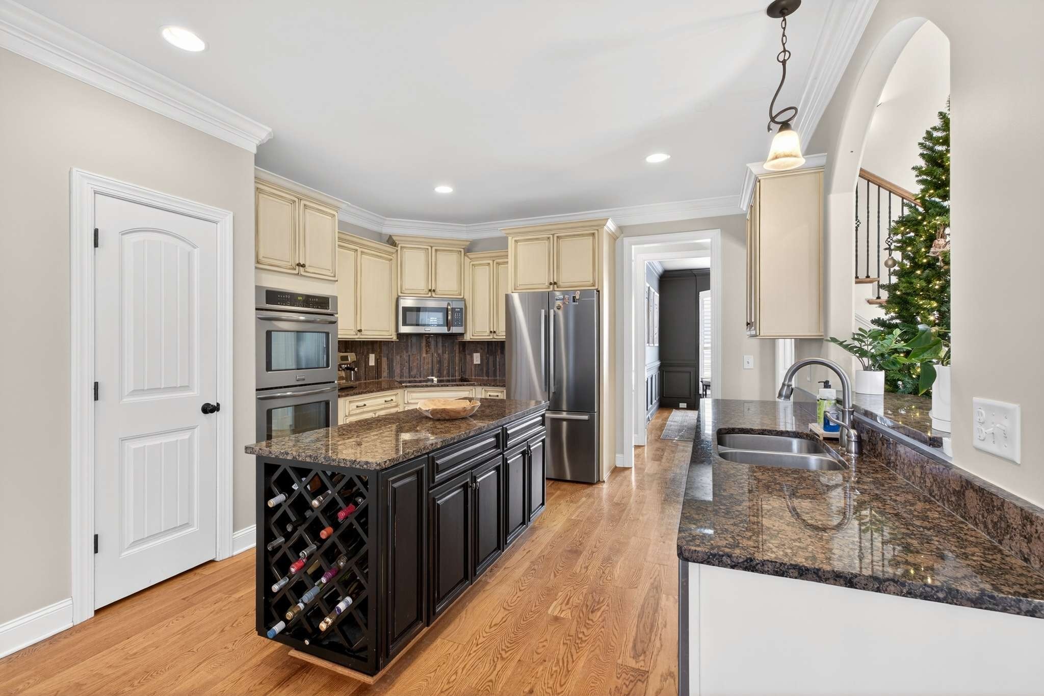 1007 Nealcrest Cir