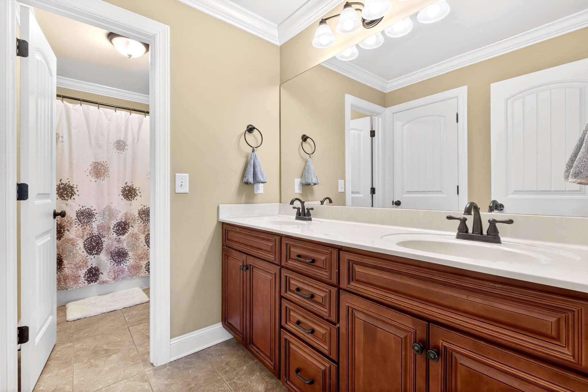 1007 Nealcrest Cir