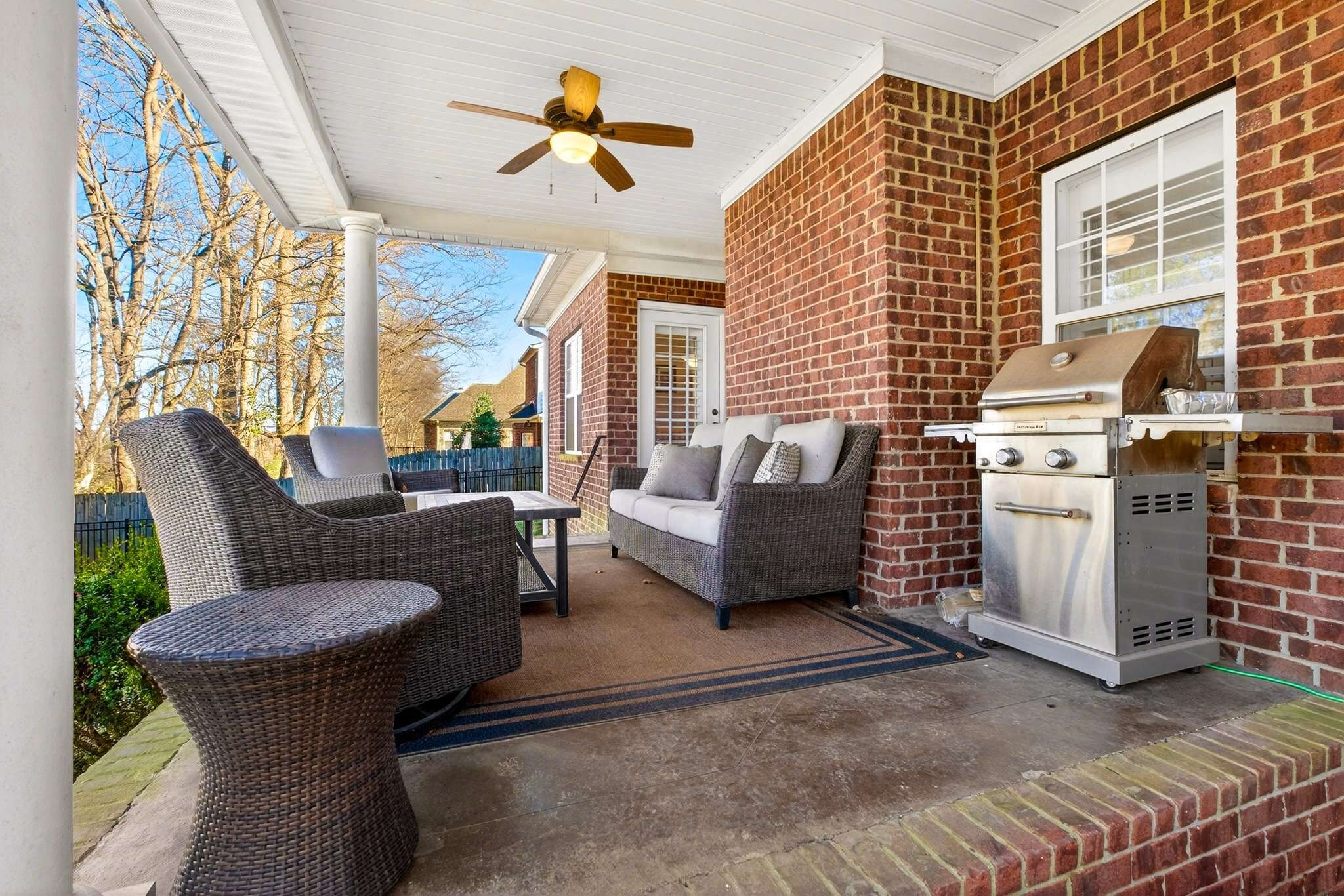 1007 Nealcrest Cir