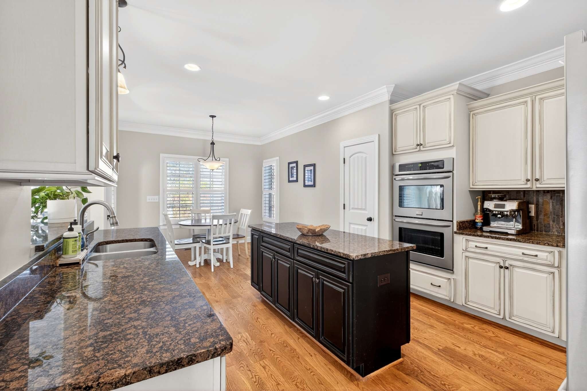 1007 Nealcrest Cir