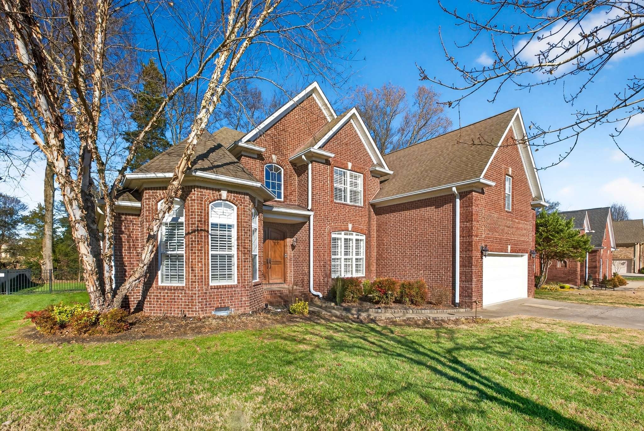 1007 Nealcrest Cir