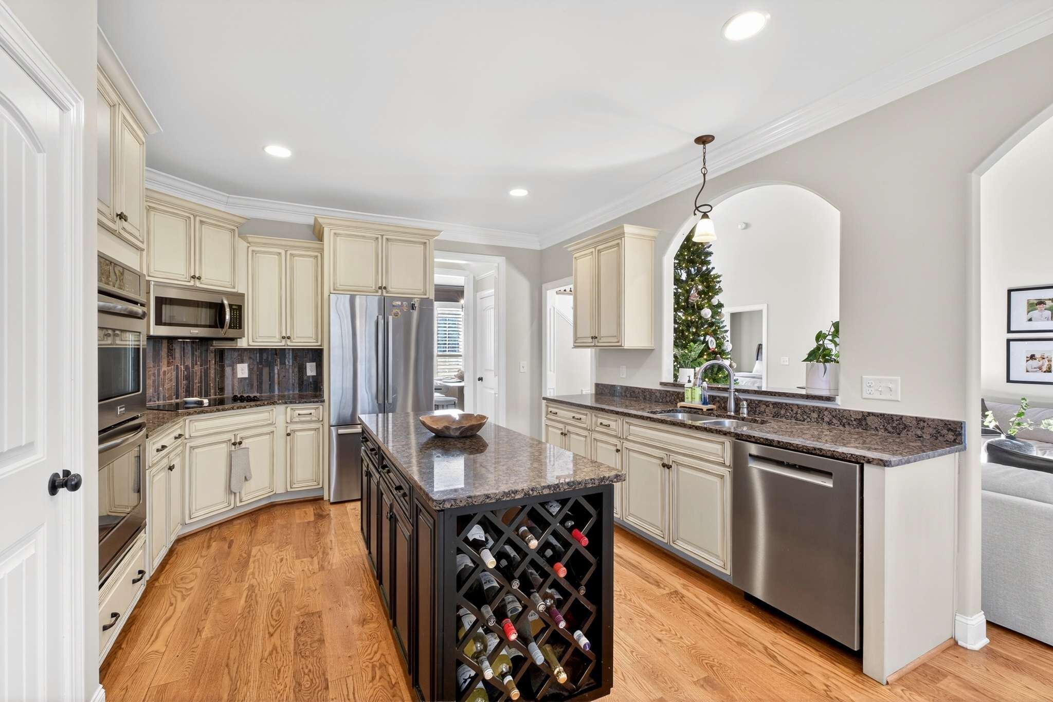 1007 Nealcrest Cir