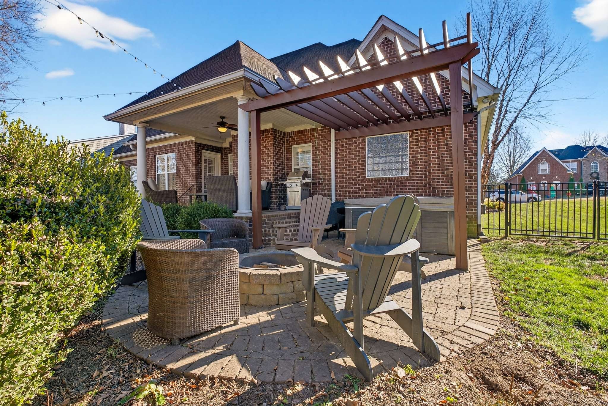 1007 Nealcrest Cir
