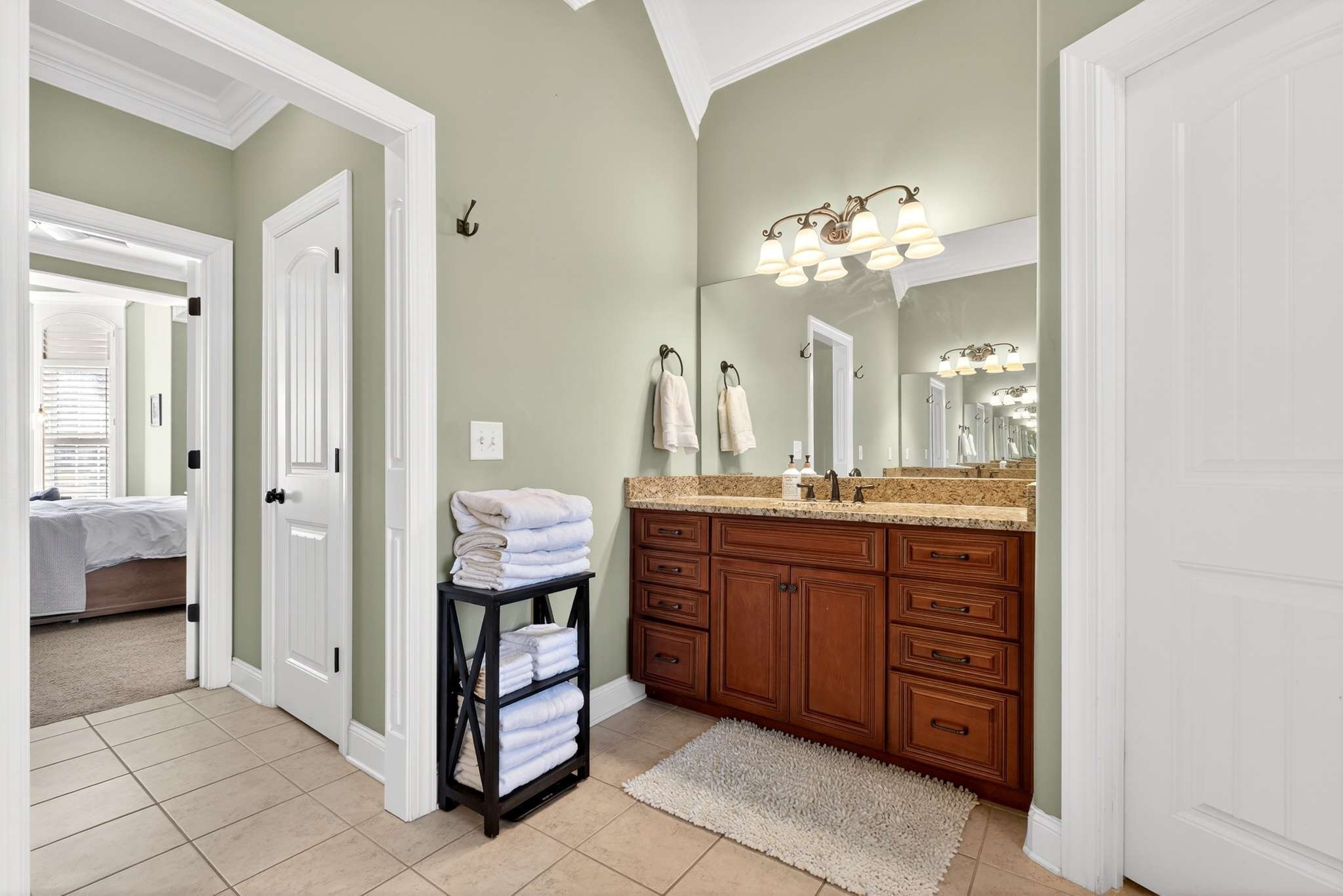 1007 Nealcrest Cir