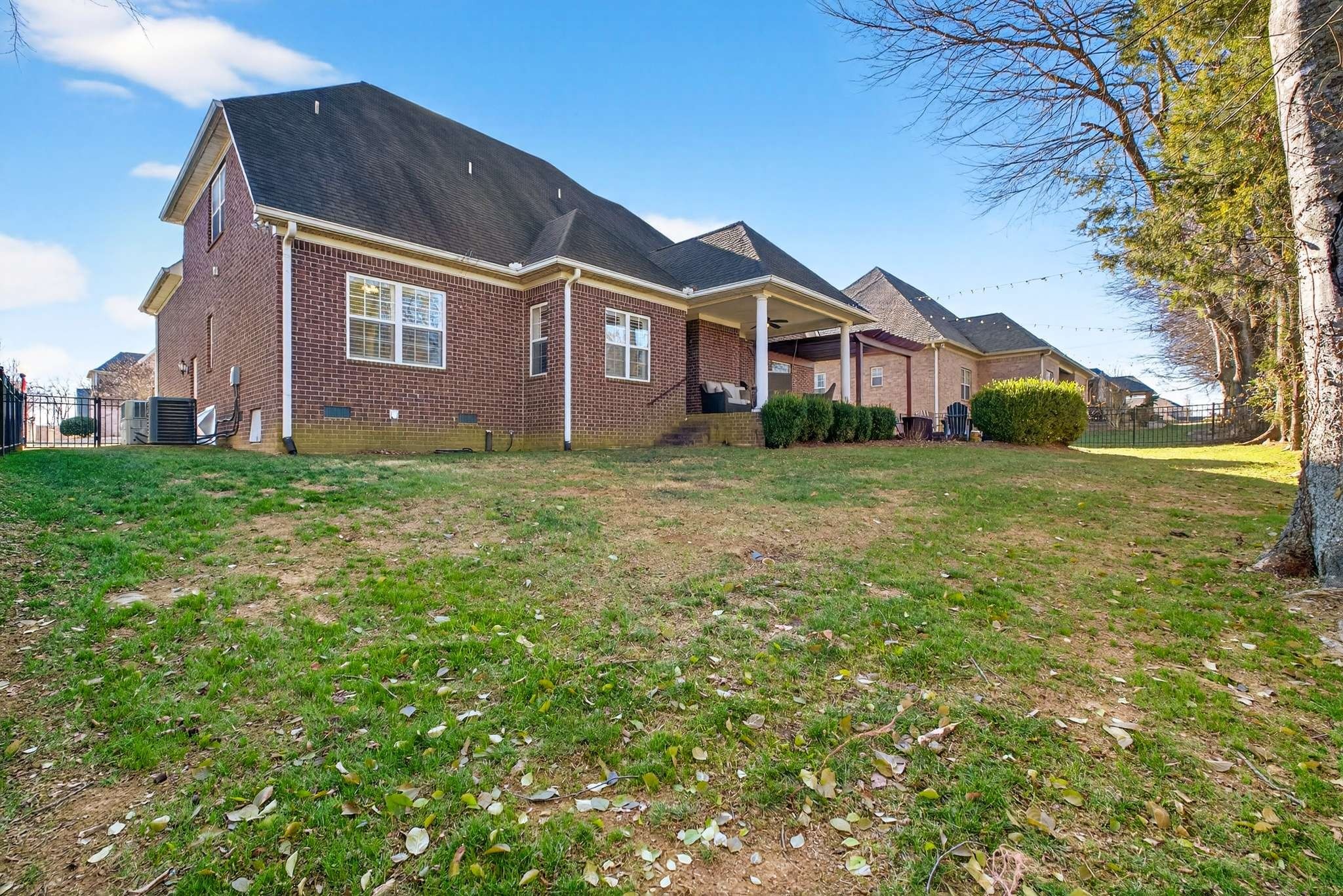 1007 Nealcrest Cir