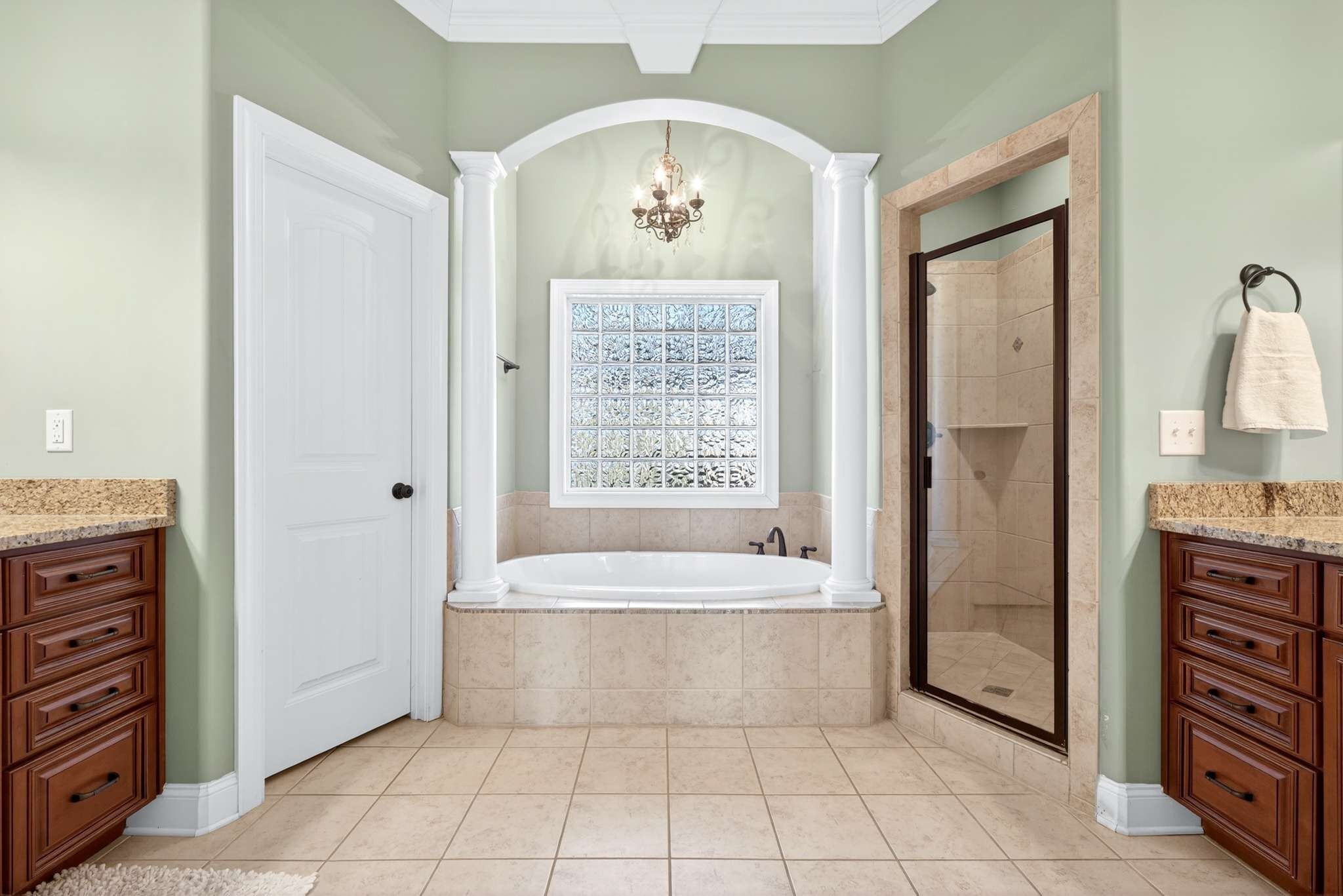 1007 Nealcrest Cir