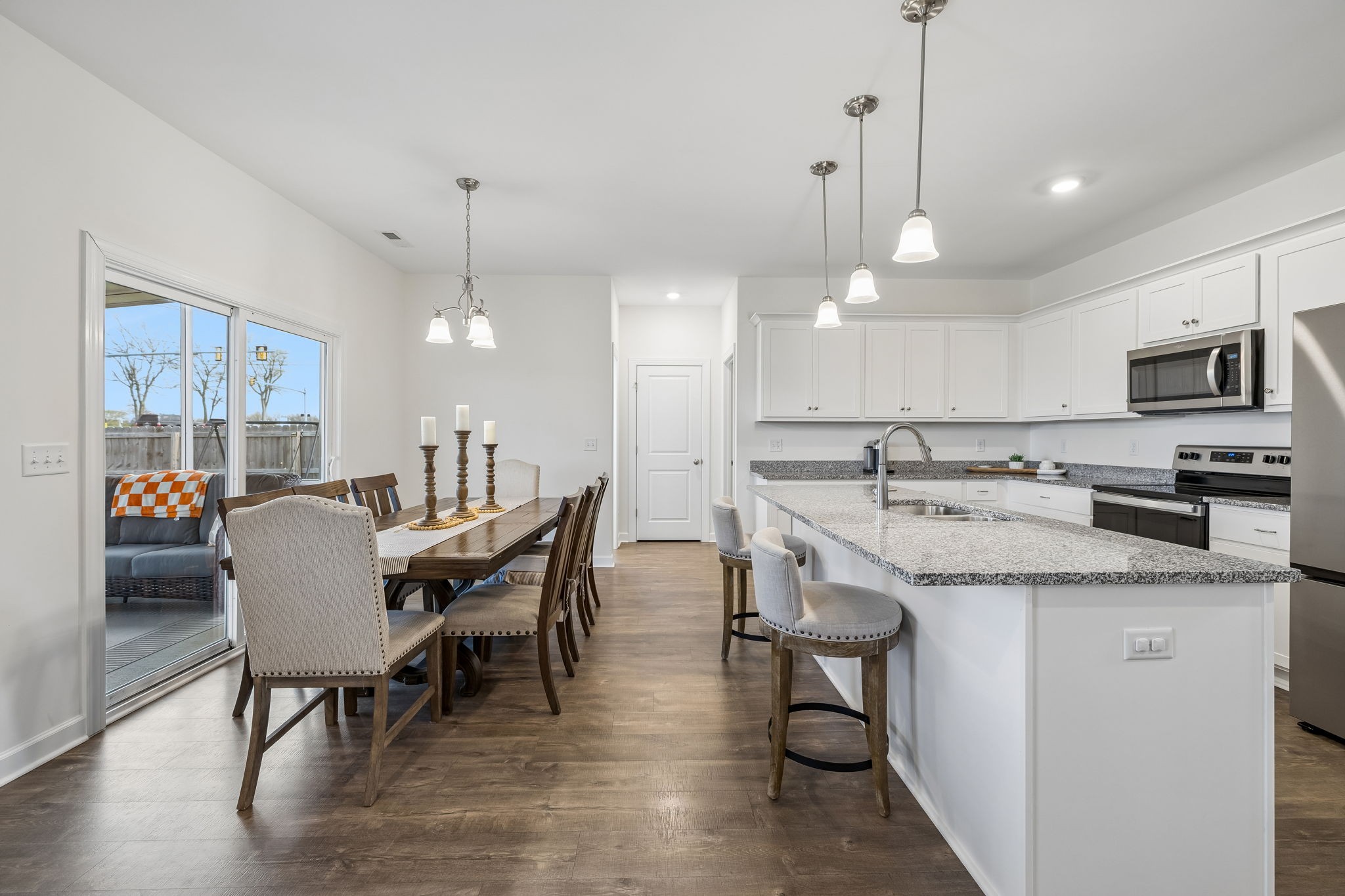 1004 Vanguard Dr